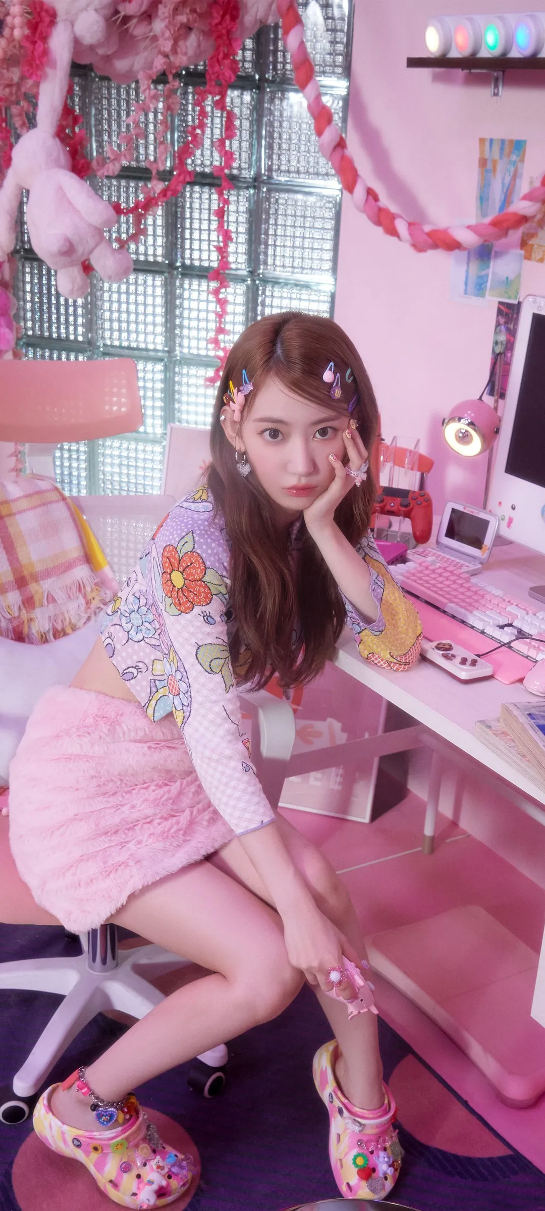 Fond d'écran de verrouillage mobile Sakura Miyawaki 4K HD télécharger — IZ*ONE, LE SSERAFIM