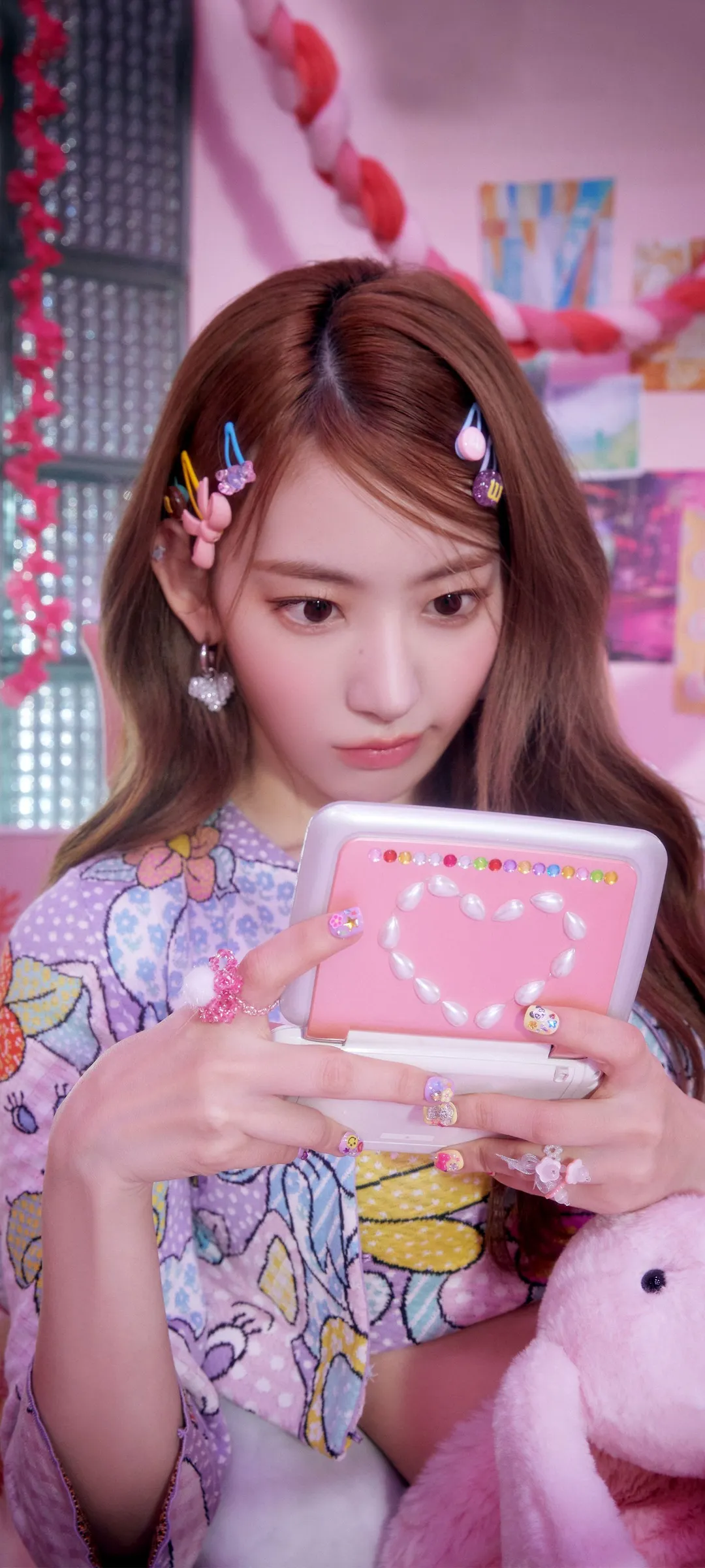Fond d'écran de verrouillage mobile Sakura Miyawaki 4K HD télécharger — IZ*ONE, LE SSERAFIM