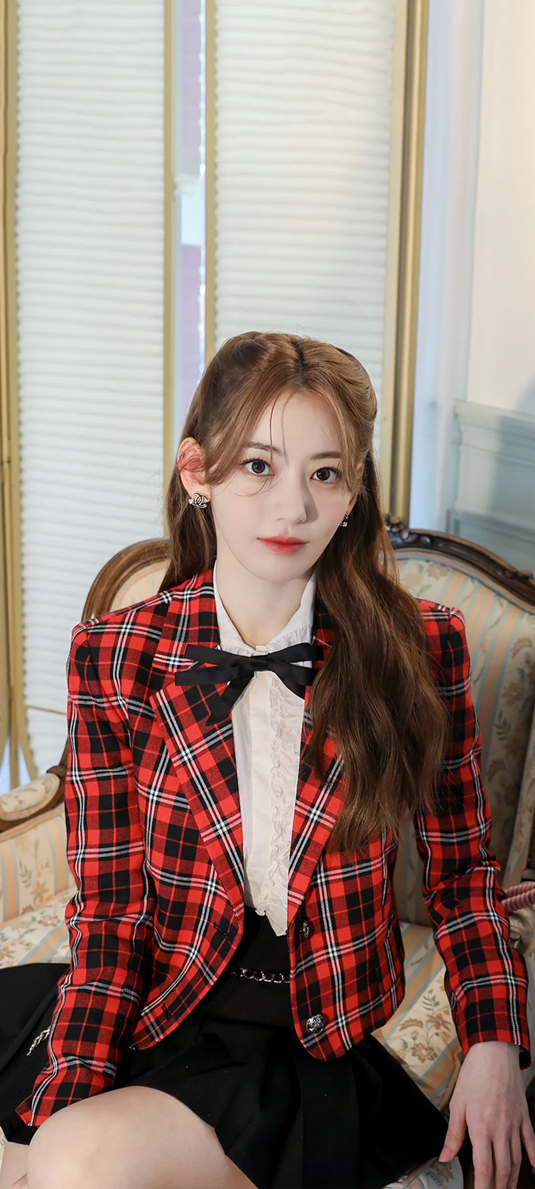 Fond d'écran de verrouillage mobile Sakura Miyawaki 4K HD télécharger — IZ*ONE, LE SSERAFIM