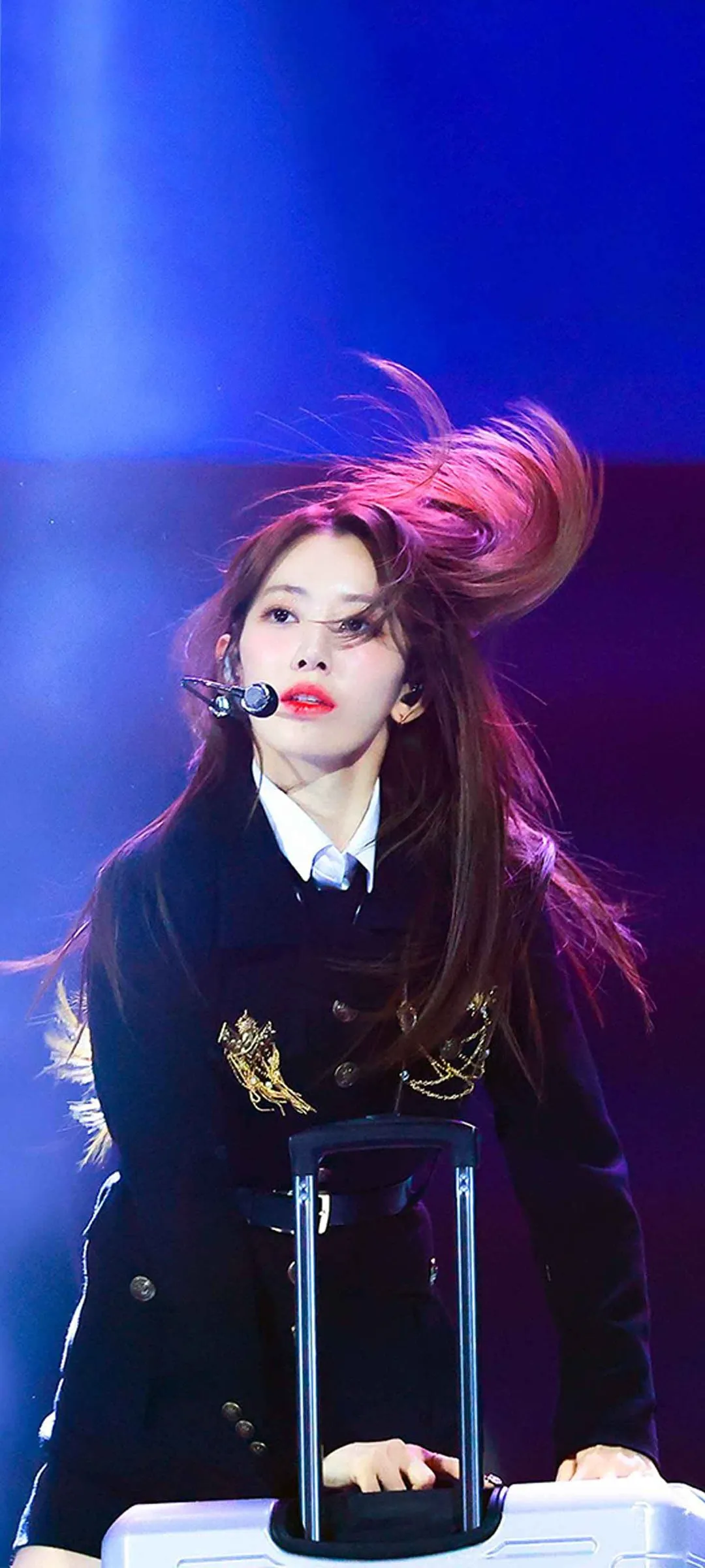Fond d'écran de verrouillage mobile Sakura Miyawaki 4K HD télécharger — IZ*ONE, LE SSERAFIM