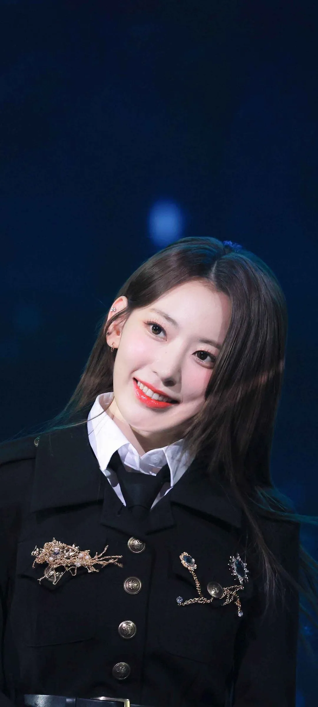 Fond d'écran de verrouillage mobile Sakura Miyawaki 4K HD télécharger — IZ*ONE, LE SSERAFIM