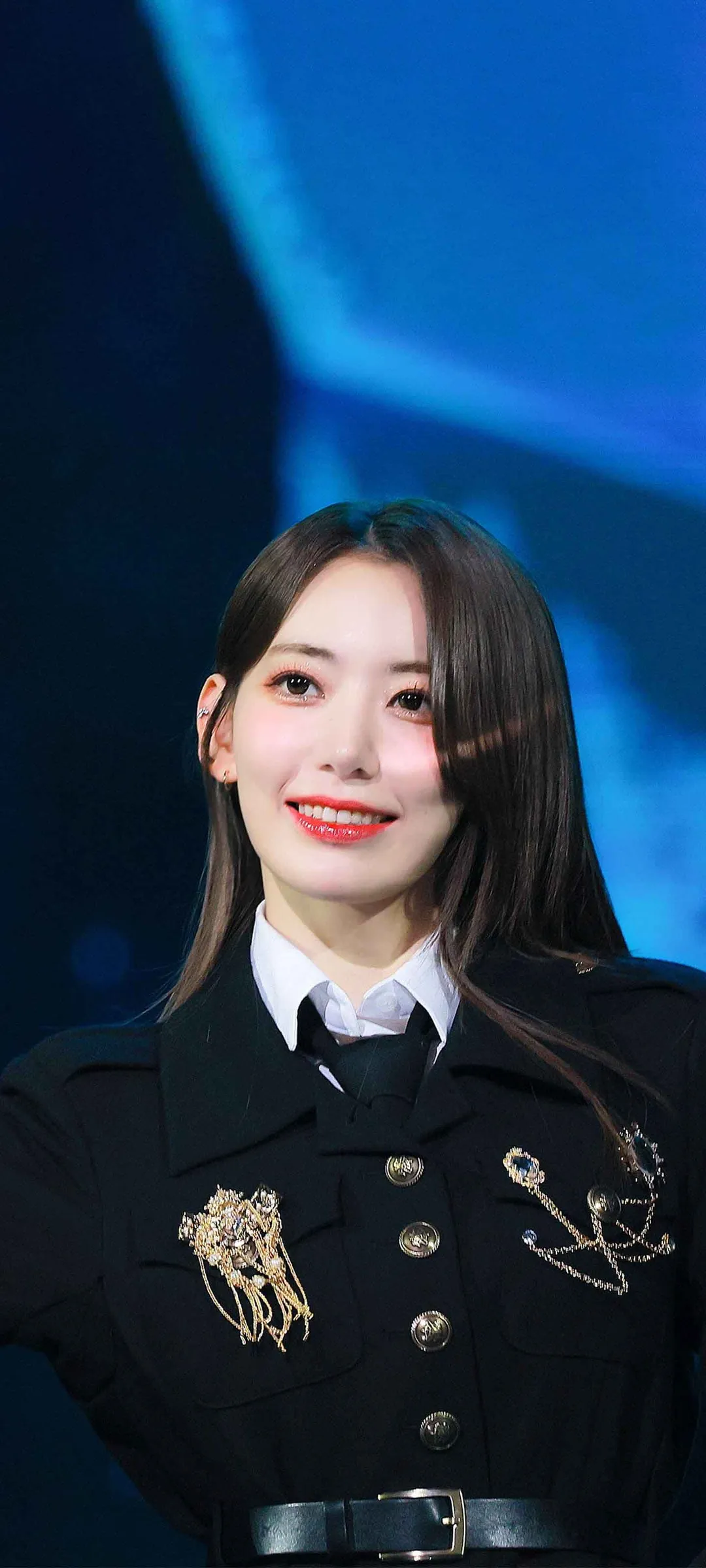 Fond d'écran de verrouillage mobile Sakura Miyawaki 4K HD télécharger — IZ*ONE, LE SSERAFIM