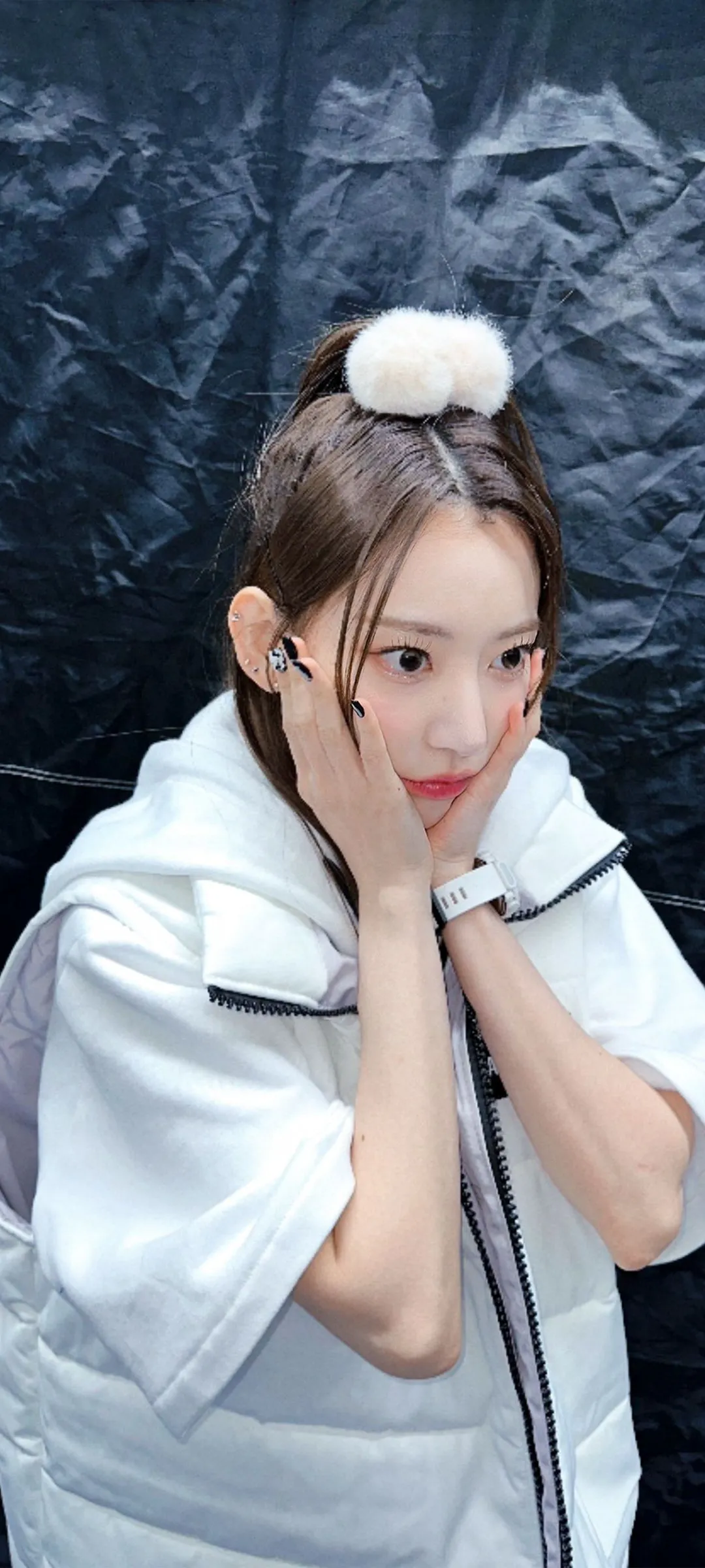 Fond d'écran de verrouillage mobile Sakura Miyawaki 4K HD télécharger — IZ*ONE, LE SSERAFIM