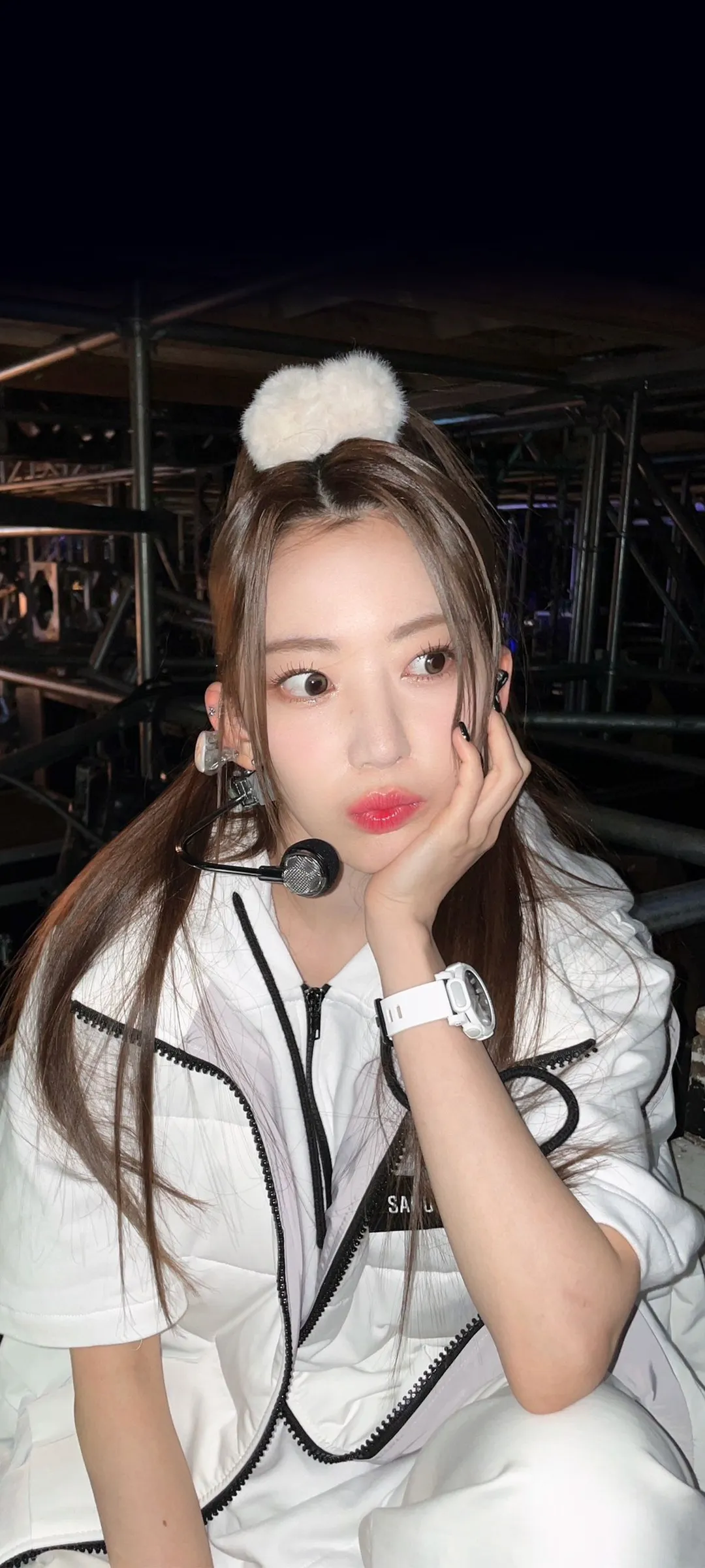 Fond d'écran de verrouillage mobile Sakura Miyawaki 4K HD télécharger — IZ*ONE, LE SSERAFIM
