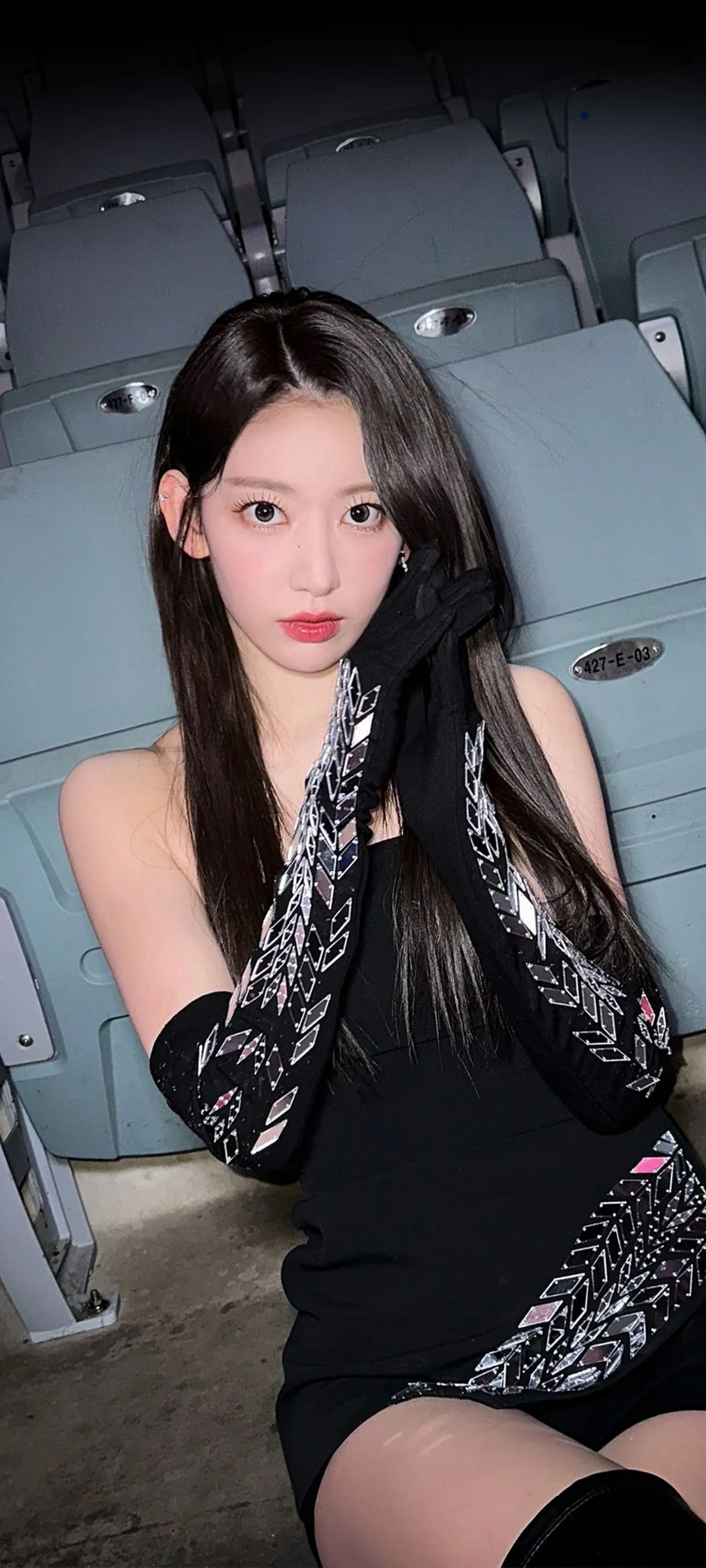 Fond d'écran de verrouillage mobile Sakura Miyawaki 4K HD télécharger — IZ*ONE, LE SSERAFIM