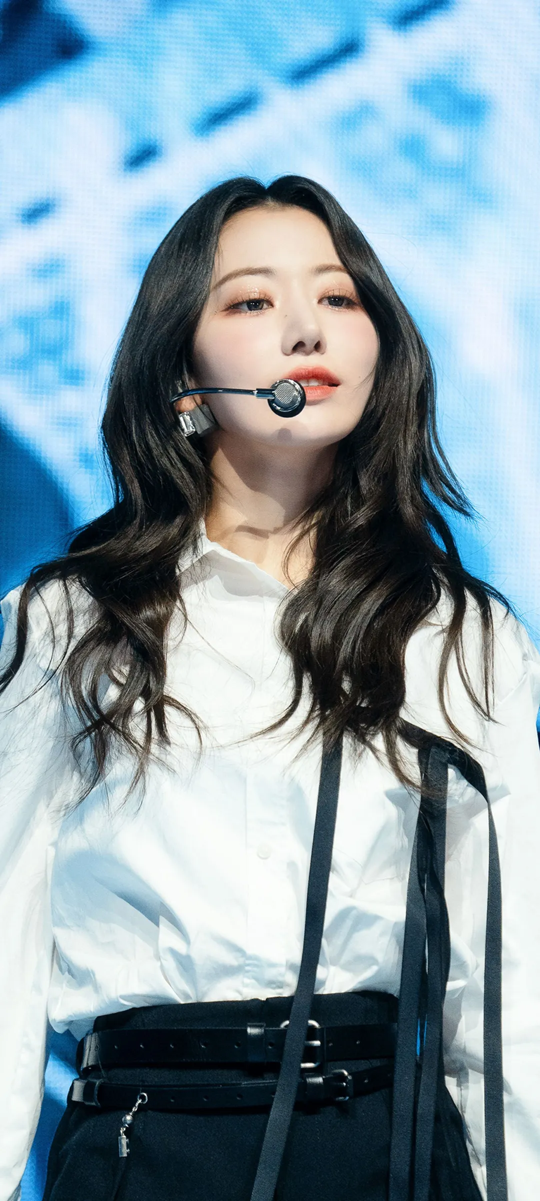 Fond d'écran de verrouillage mobile Sakura Miyawaki 4K HD télécharger — IZ*ONE, LE SSERAFIM