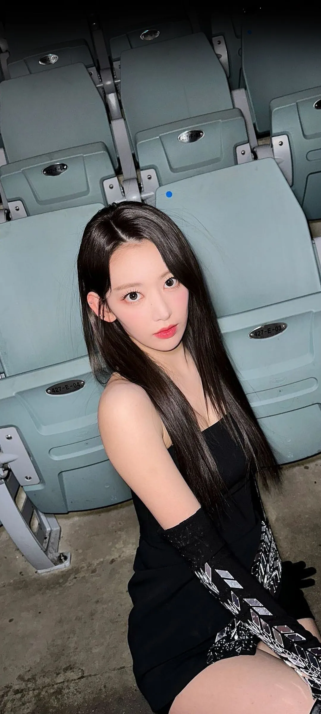 Fond d'écran de verrouillage mobile Sakura Miyawaki 4K HD télécharger — IZ*ONE, LE SSERAFIM