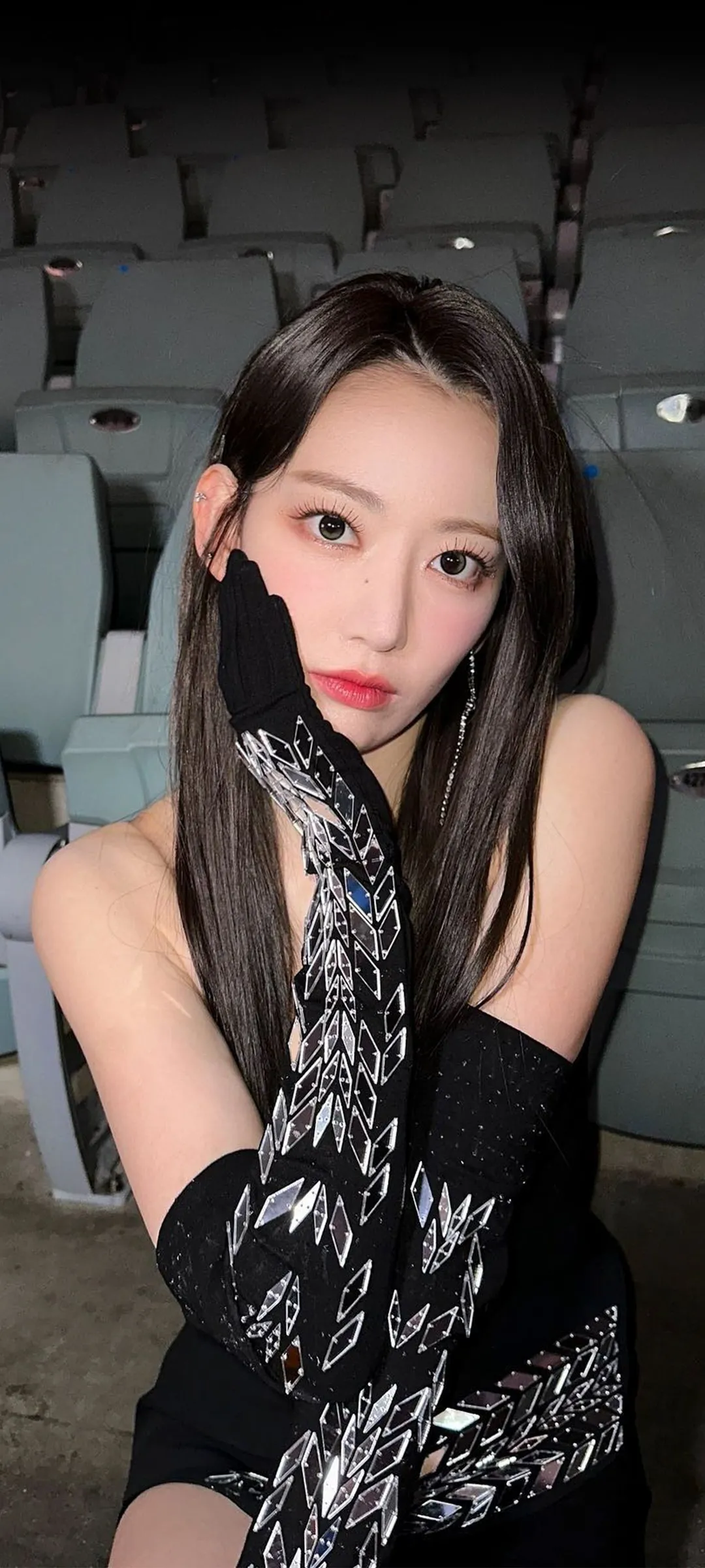Fond d'écran de verrouillage mobile Sakura Miyawaki 4K HD télécharger — IZ*ONE, LE SSERAFIM