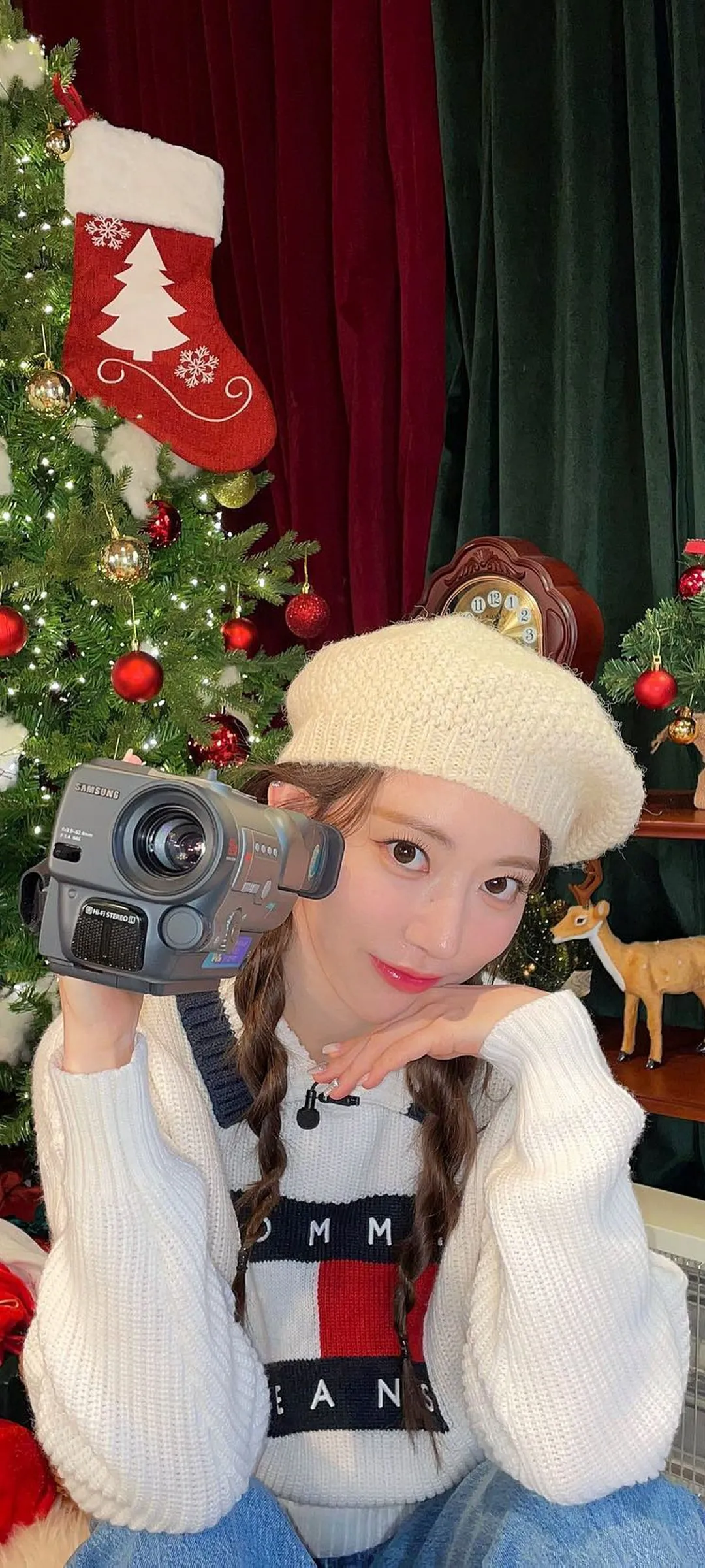 Fond d'écran de verrouillage mobile Sakura Miyawaki 4K HD télécharger — IZ*ONE, LE SSERAFIM