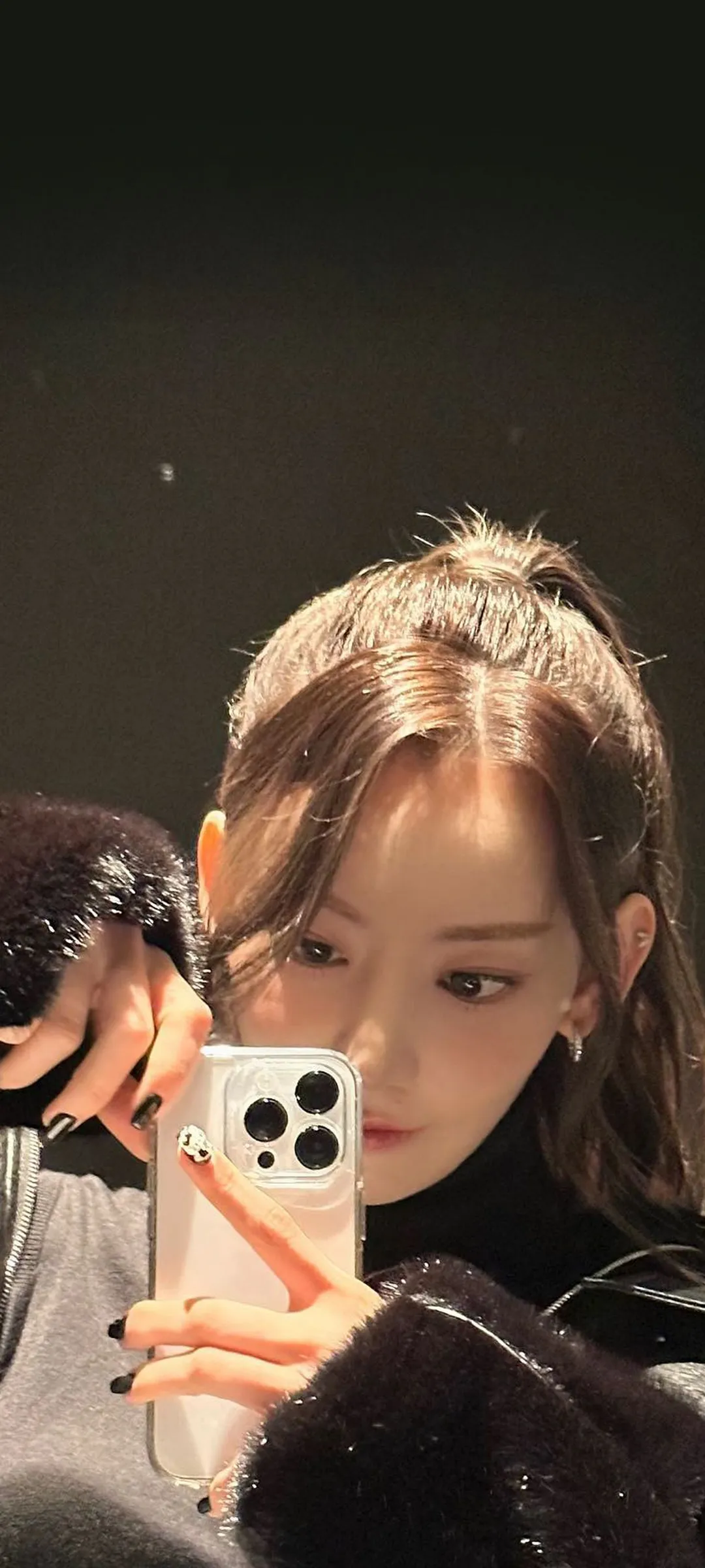 Fond d'écran de verrouillage mobile Sakura Miyawaki 4K HD télécharger — IZ*ONE, LE SSERAFIM