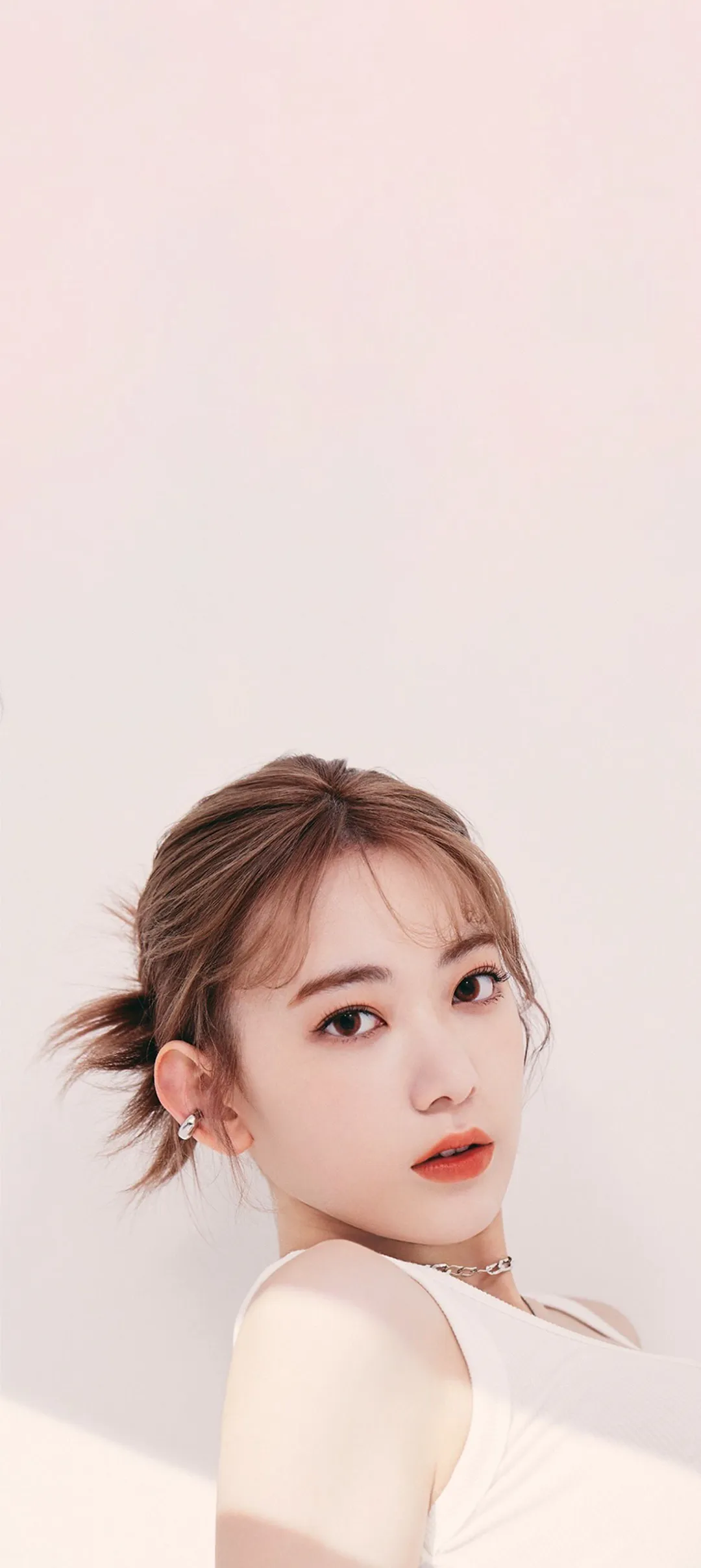 Fond d'écran de verrouillage mobile Sakura Miyawaki 4K HD télécharger — IZ*ONE, LE SSERAFIM
