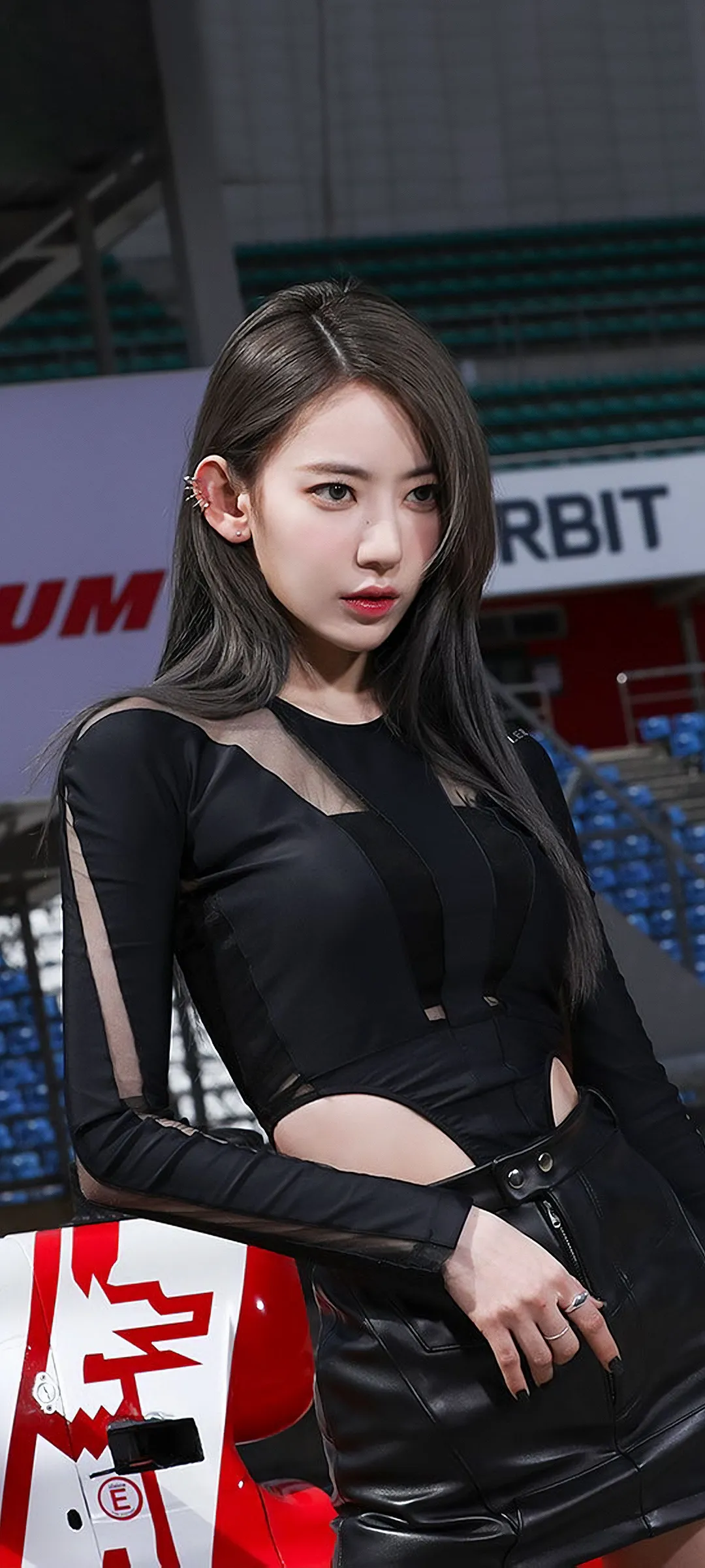 Fond d'écran de verrouillage mobile Sakura Miyawaki 4K HD télécharger — IZ*ONE, LE SSERAFIM