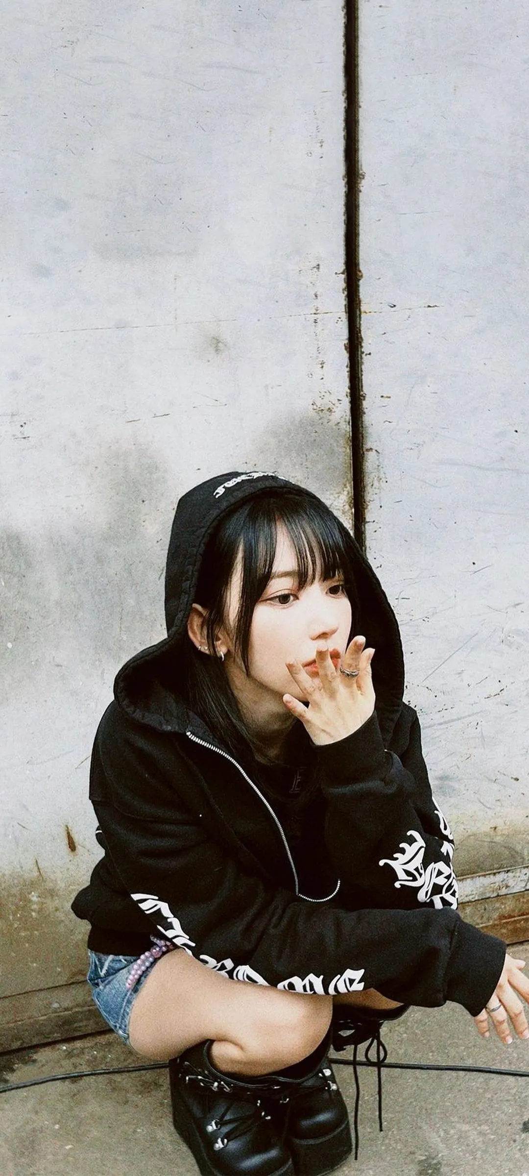 Fond d'écran de verrouillage mobile Sakura Miyawaki 4K HD télécharger — IZ*ONE, LE SSERAFIM