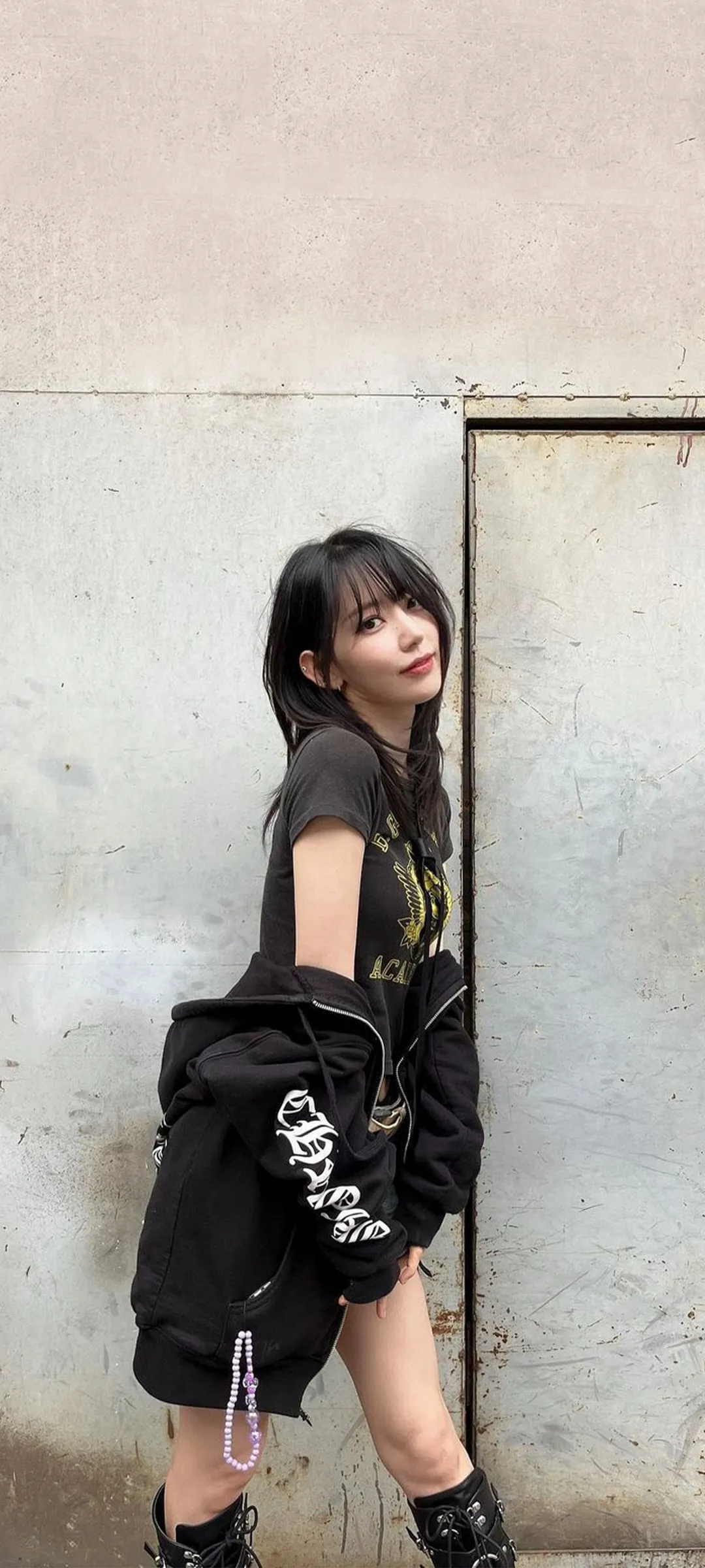 Fond d'écran de verrouillage mobile Sakura Miyawaki 4K HD télécharger — IZ*ONE, LE SSERAFIM