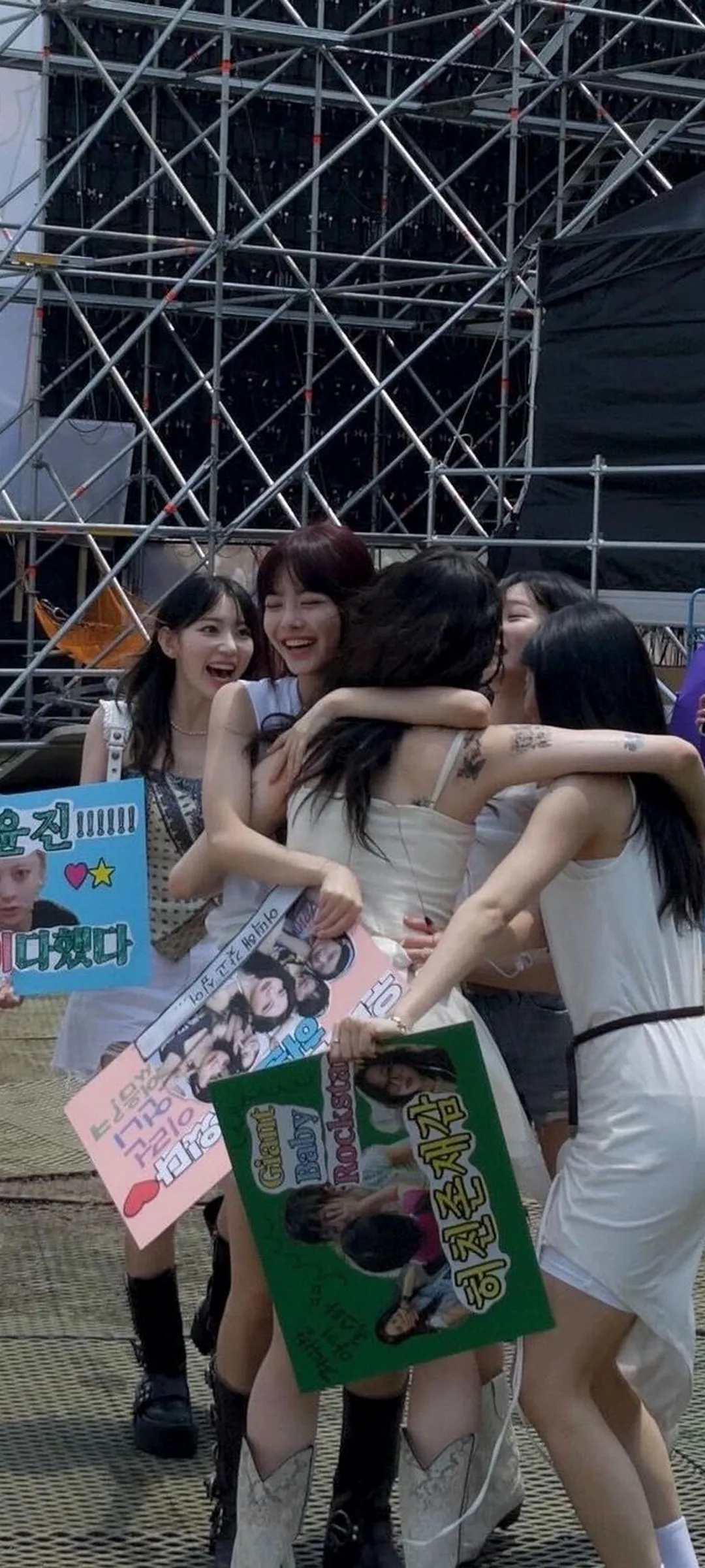 Fond d'écran de verrouillage mobile Sakura Miyawaki 4K HD télécharger — IZ*ONE, LE SSERAFIM