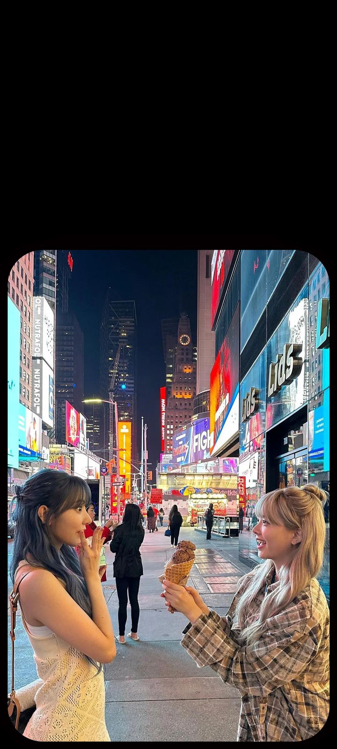 Fond d'écran de verrouillage mobile Sakura Miyawaki 4K HD télécharger — IZ*ONE, LE SSERAFIM