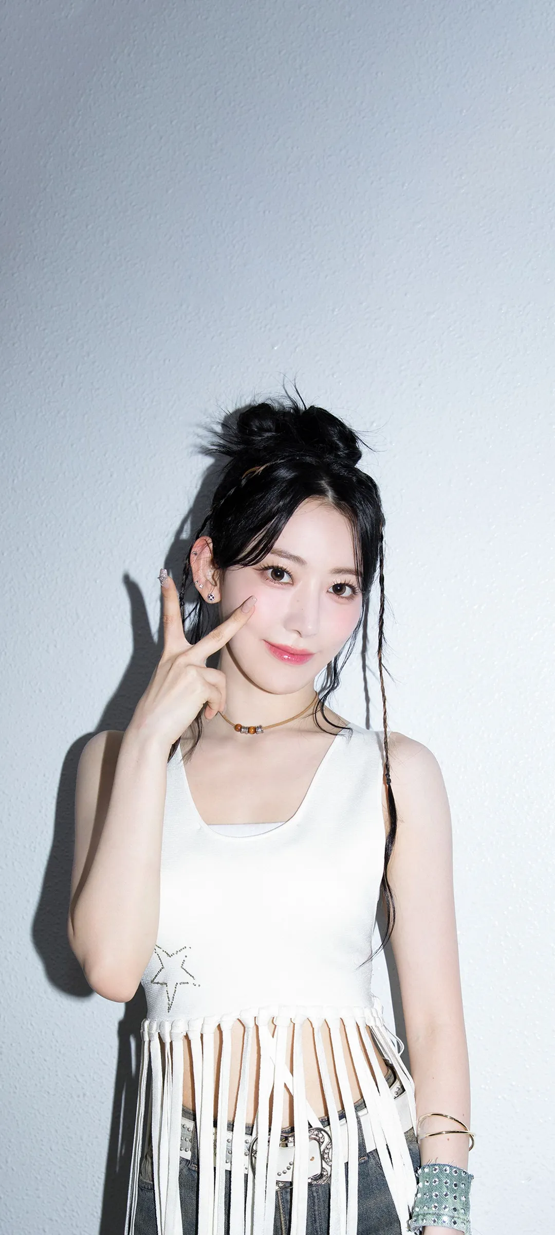 Fond d'écran de verrouillage mobile Sakura Miyawaki UNFORGIVEN 4K HD télécharger — IZ*ONE, LE SSERAFIM