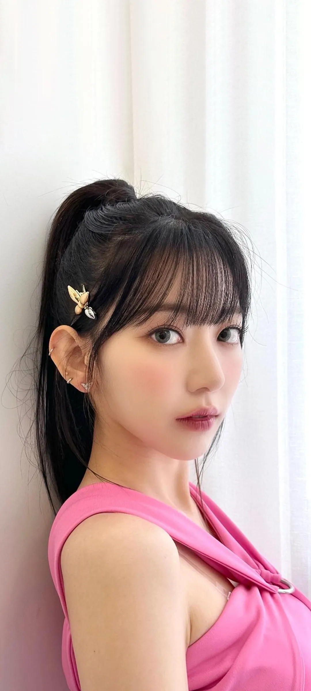 Fond d'écran de verrouillage mobile Sakura Miyawaki 4K HD télécharger — IZ*ONE, LE SSERAFIM