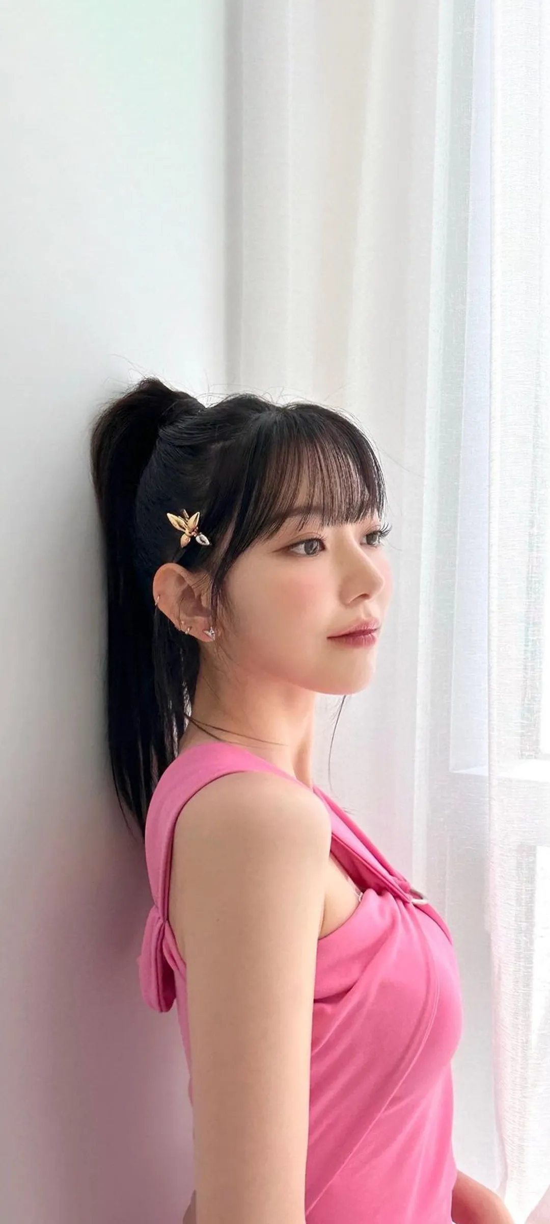 Fond d'écran de verrouillage mobile Sakura Miyawaki 4K HD télécharger — IZ*ONE, LE SSERAFIM