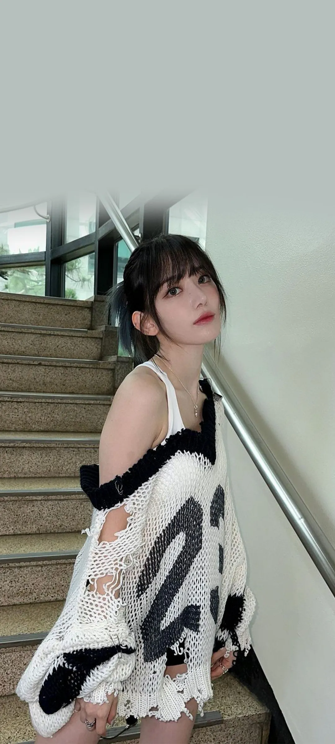 Fond d'écran de verrouillage mobile Sakura Miyawaki 4K HD télécharger — IZ*ONE, LE SSERAFIM