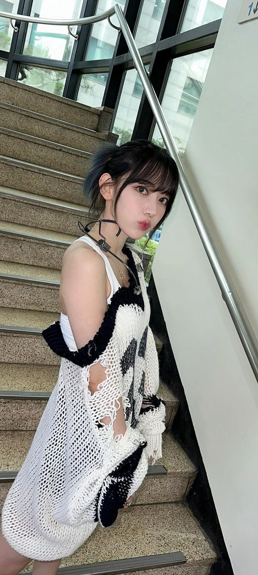 Fond d'écran de verrouillage mobile Sakura Miyawaki 4K HD télécharger — IZ*ONE, LE SSERAFIM