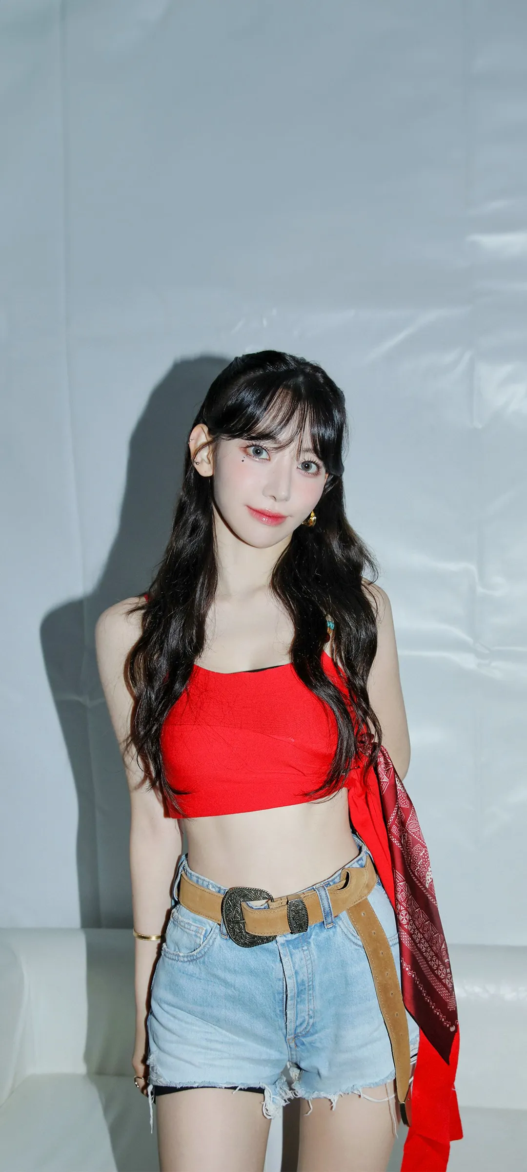 Fond d'écran de verrouillage mobile Sakura Miyawaki 4K HD télécharger — IZ*ONE, LE SSERAFIM