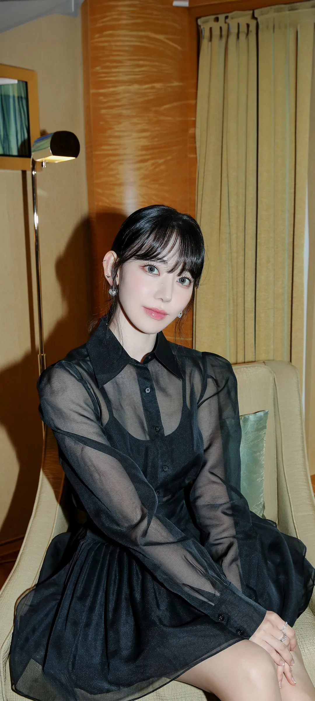 Fond d'écran de verrouillage mobile Sakura Miyawaki 4K HD télécharger — IZ*ONE, LE SSERAFIM