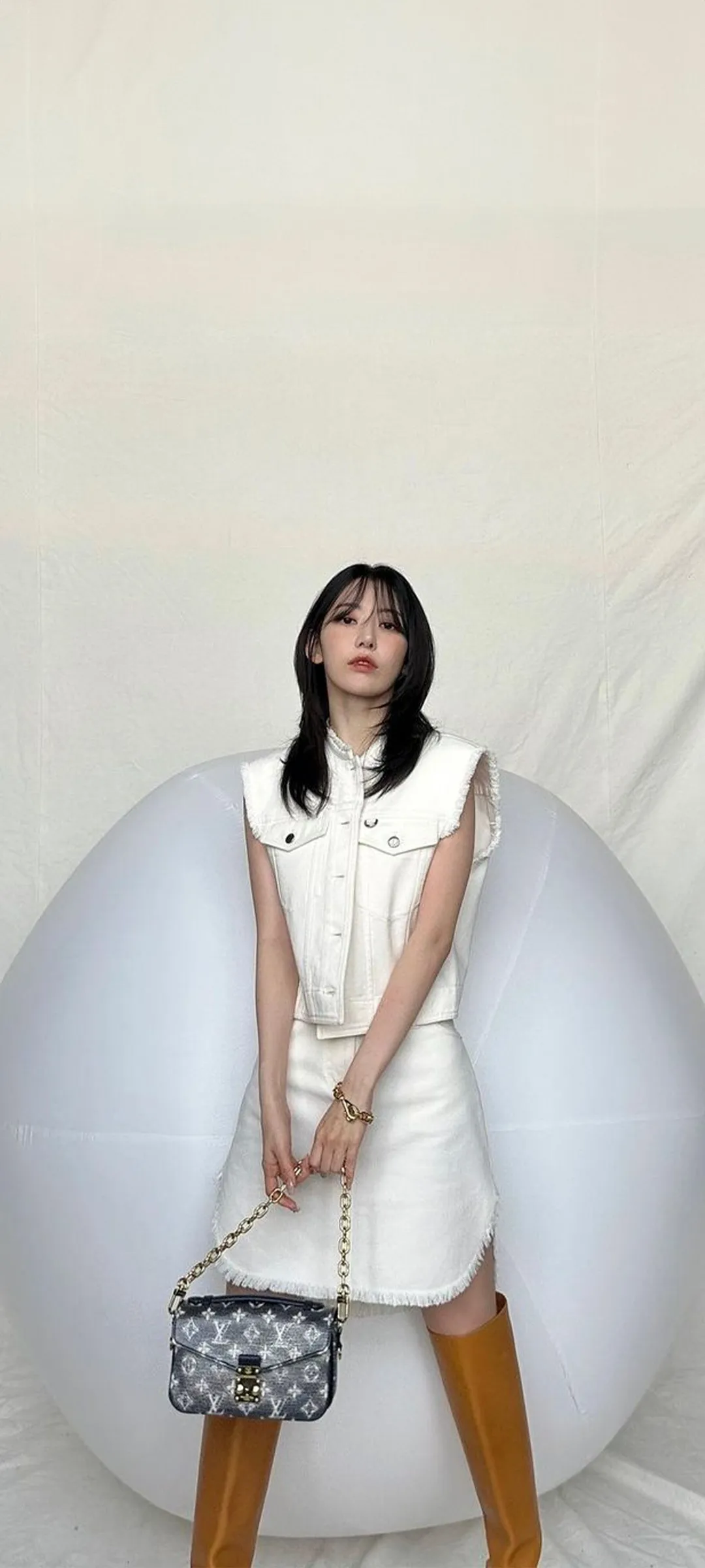 Fond d'écran de verrouillage mobile Sakura Miyawaki 4K HD télécharger — IZ*ONE, LE SSERAFIM