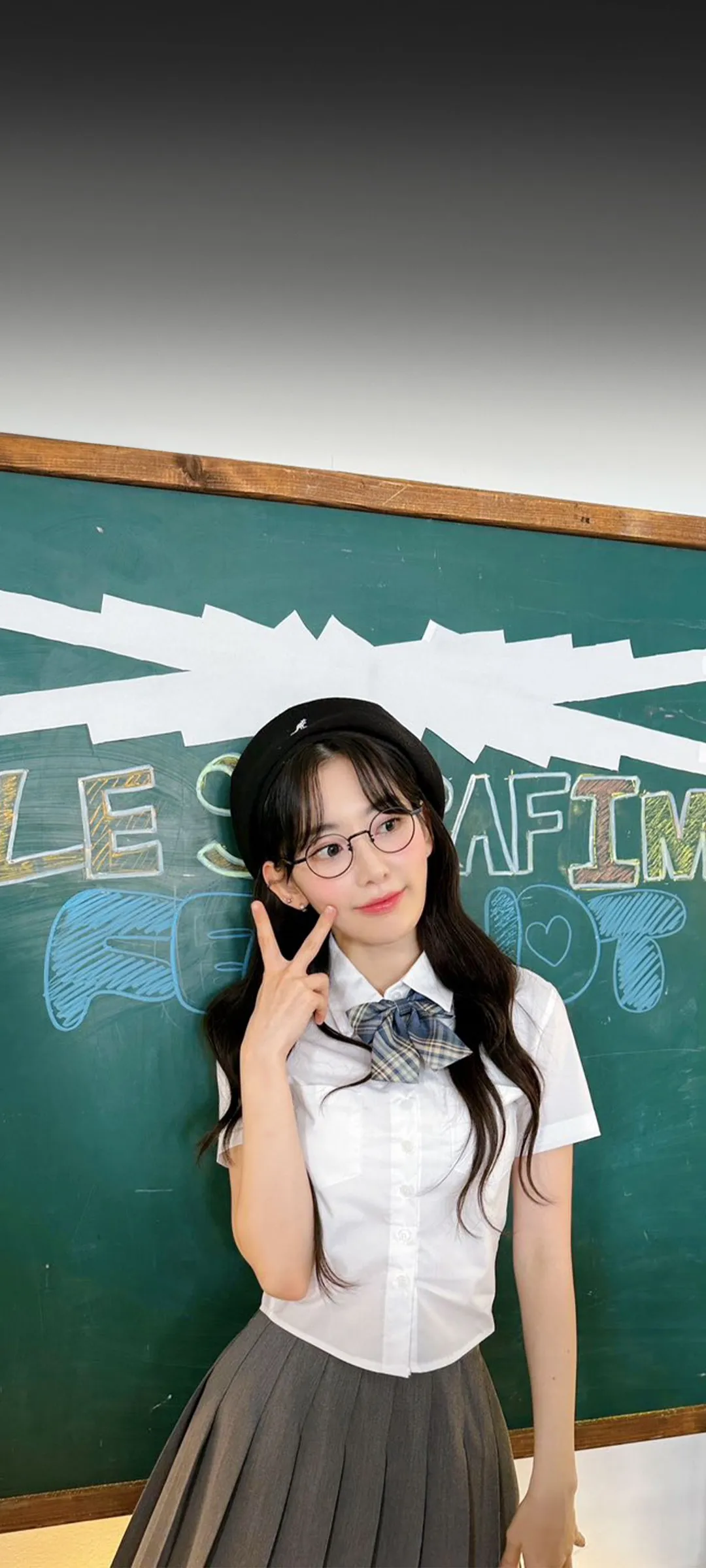Fond d'écran de verrouillage mobile Sakura Miyawaki 4K HD télécharger — IZ*ONE, LE SSERAFIM