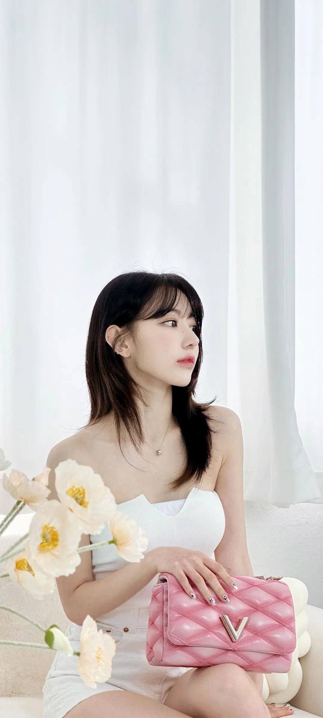 Fond d'écran de verrouillage mobile Sakura Miyawaki 4K HD télécharger — IZ*ONE, LE SSERAFIM
