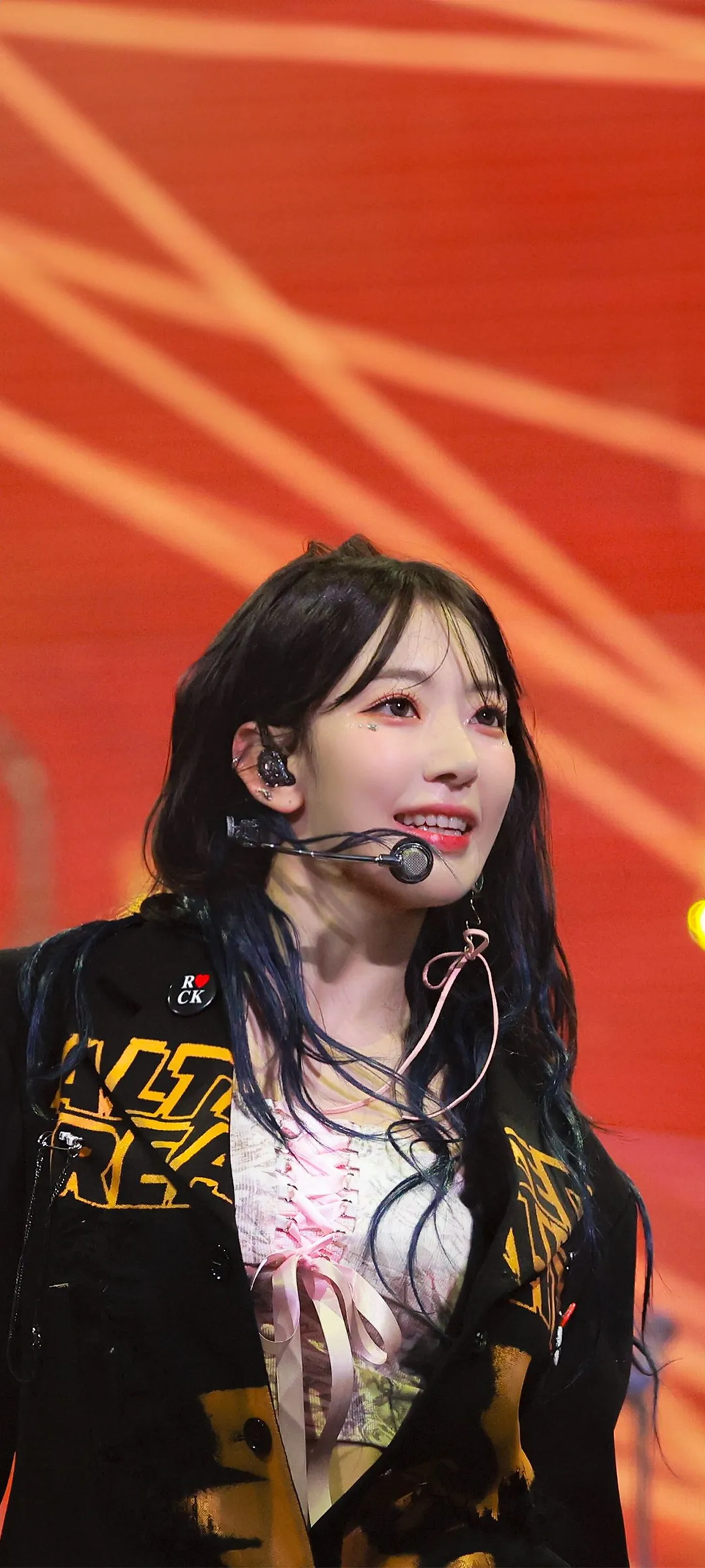 Fond d'écran de verrouillage mobile Sakura Miyawaki 4K HD télécharger — IZ*ONE, LE SSERAFIM