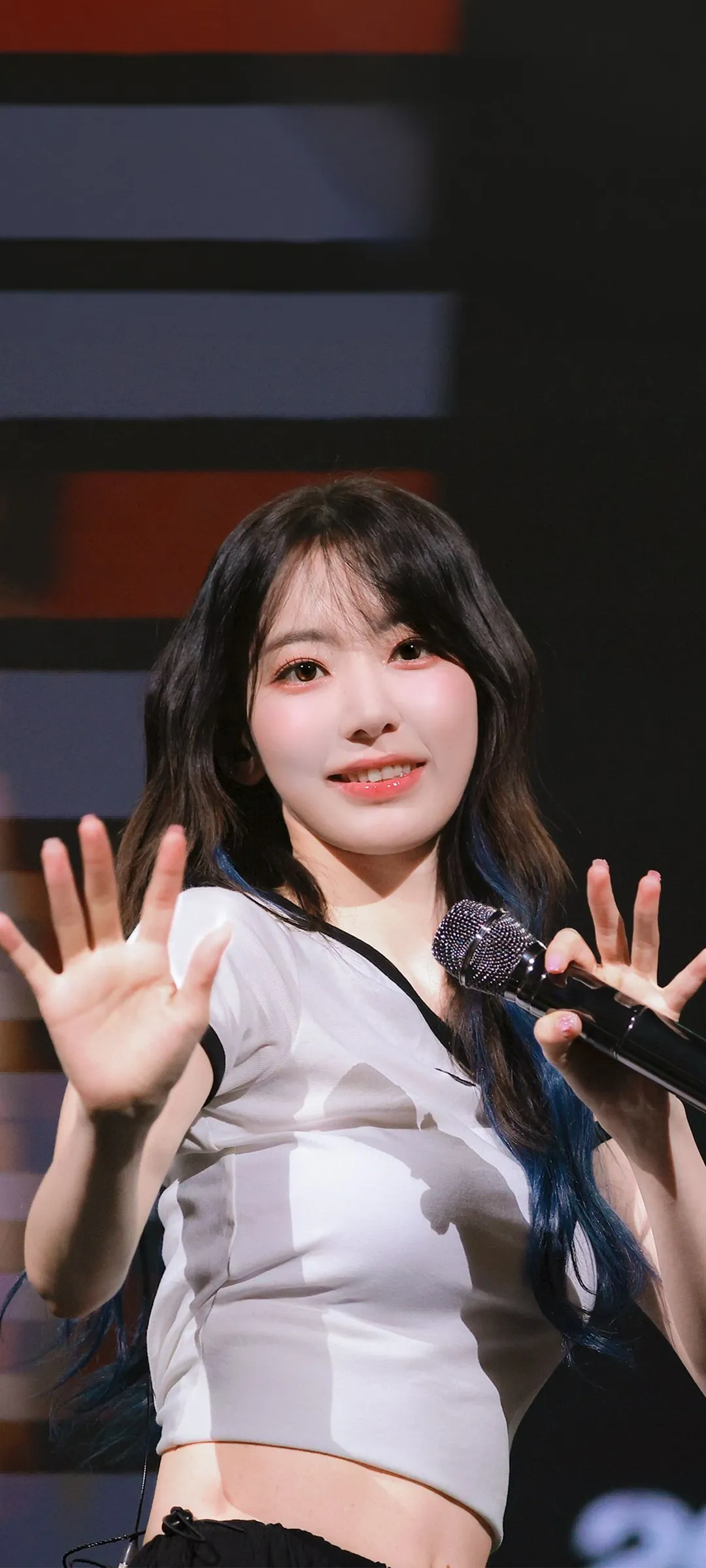 Fond d'écran de verrouillage mobile Sakura Miyawaki 4K HD télécharger — IZ*ONE, LE SSERAFIM