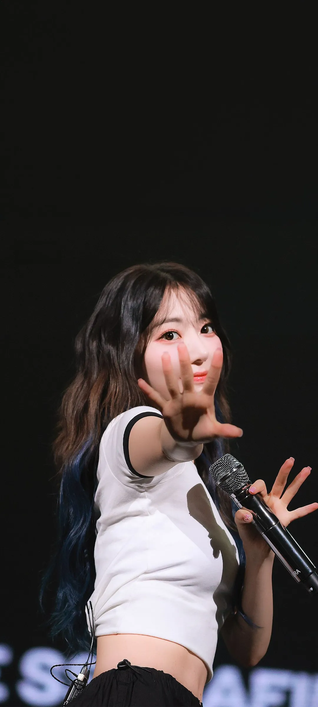 Fond d'écran de verrouillage mobile Sakura Miyawaki 4K HD télécharger — IZ*ONE, LE SSERAFIM