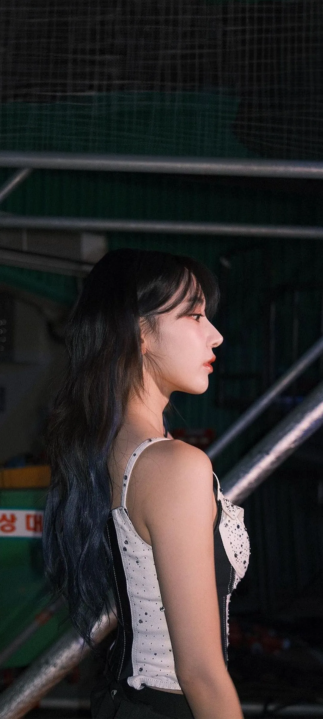 Fond d'écran de verrouillage mobile Sakura Miyawaki 4K HD télécharger — IZ*ONE, LE SSERAFIM