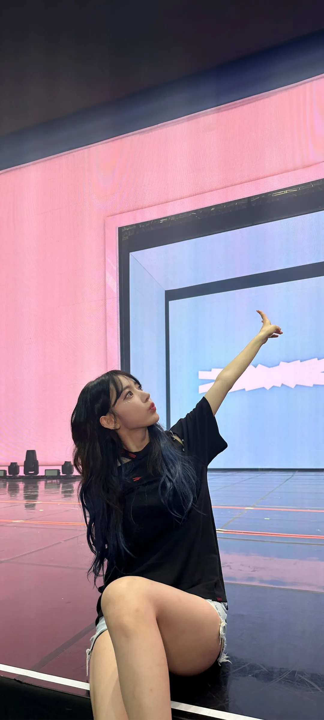 Fond d'écran de verrouillage mobile Sakura Miyawaki 4K HD télécharger — IZ*ONE, LE SSERAFIM