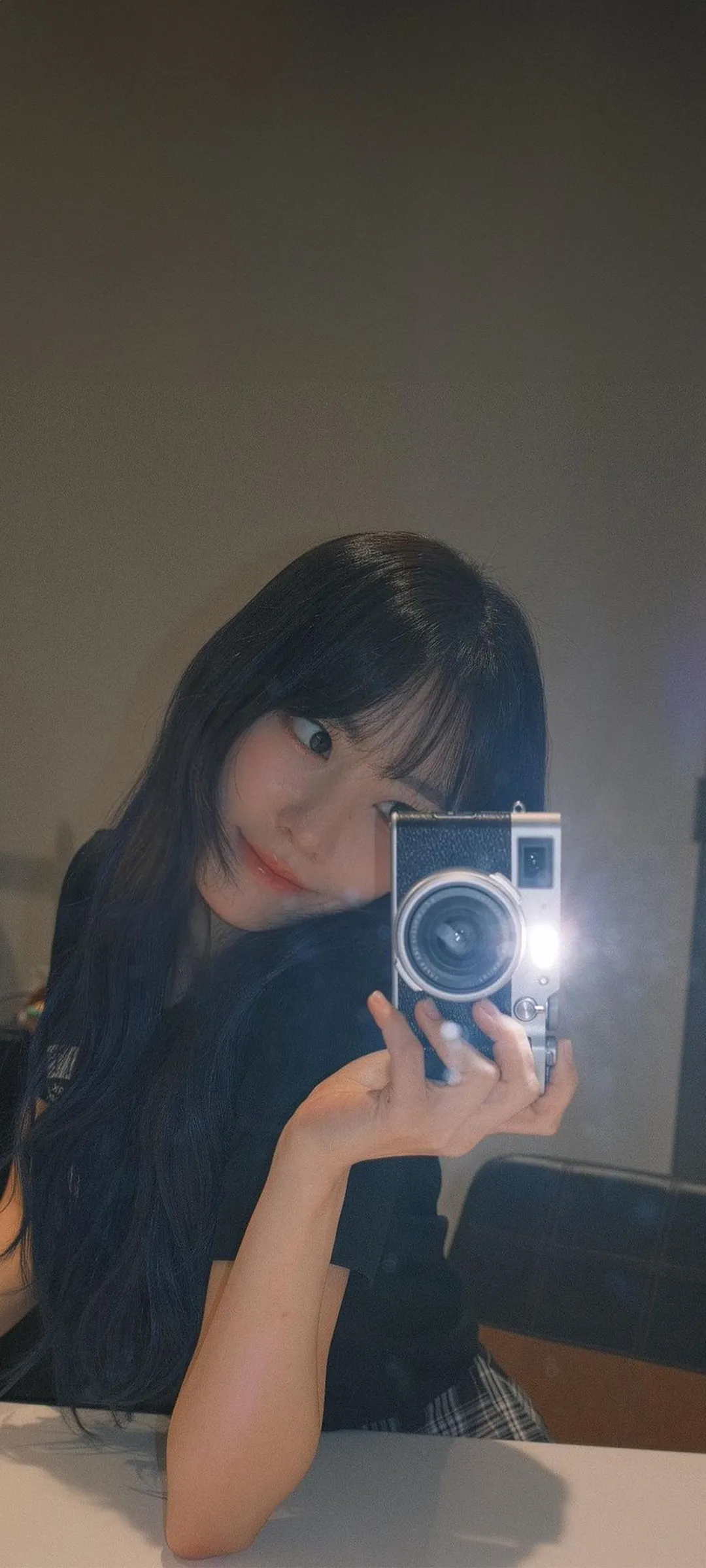 Fond d'écran de verrouillage mobile Sakura Miyawaki 4K HD télécharger — IZ*ONE, LE SSERAFIM