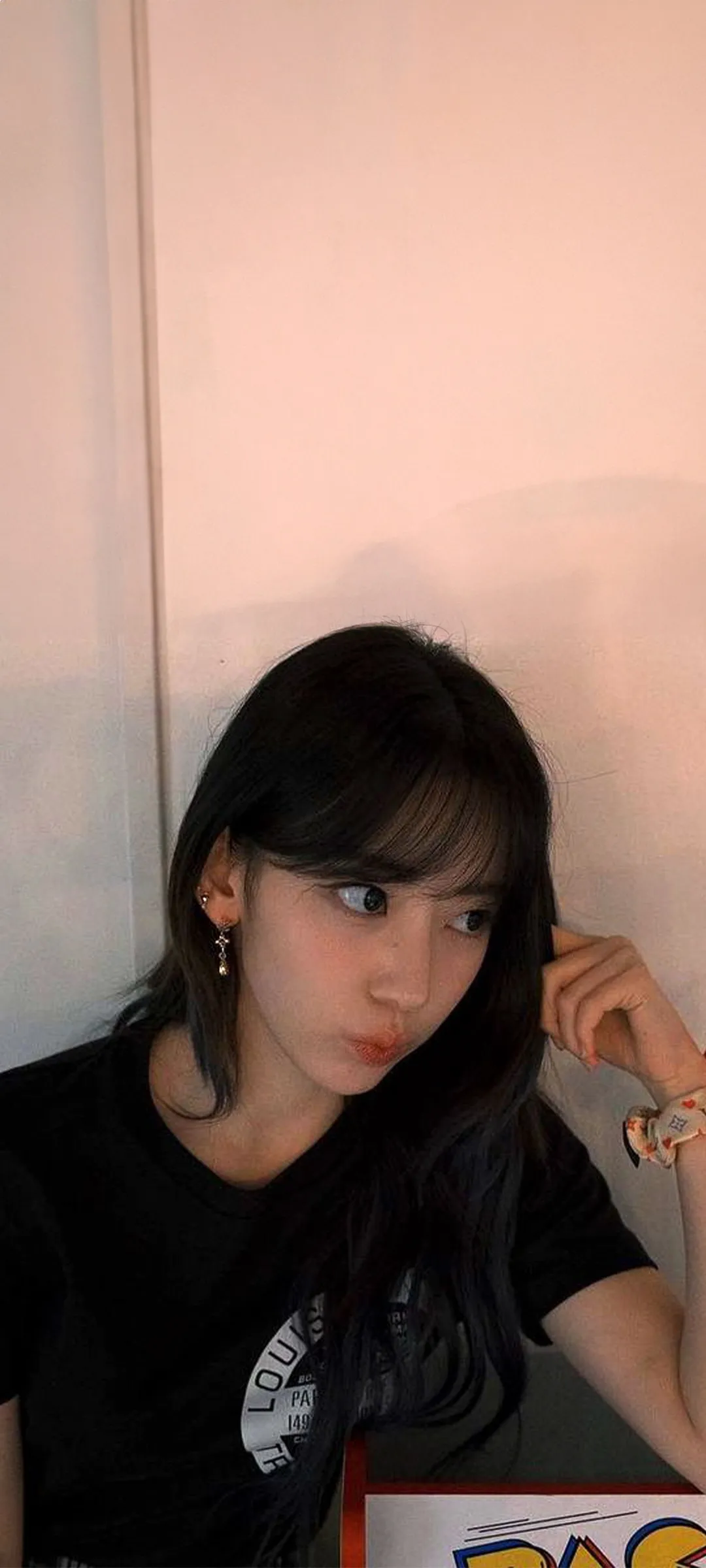 Fond d'écran de verrouillage mobile Sakura Miyawaki 4K HD télécharger — IZ*ONE, LE SSERAFIM