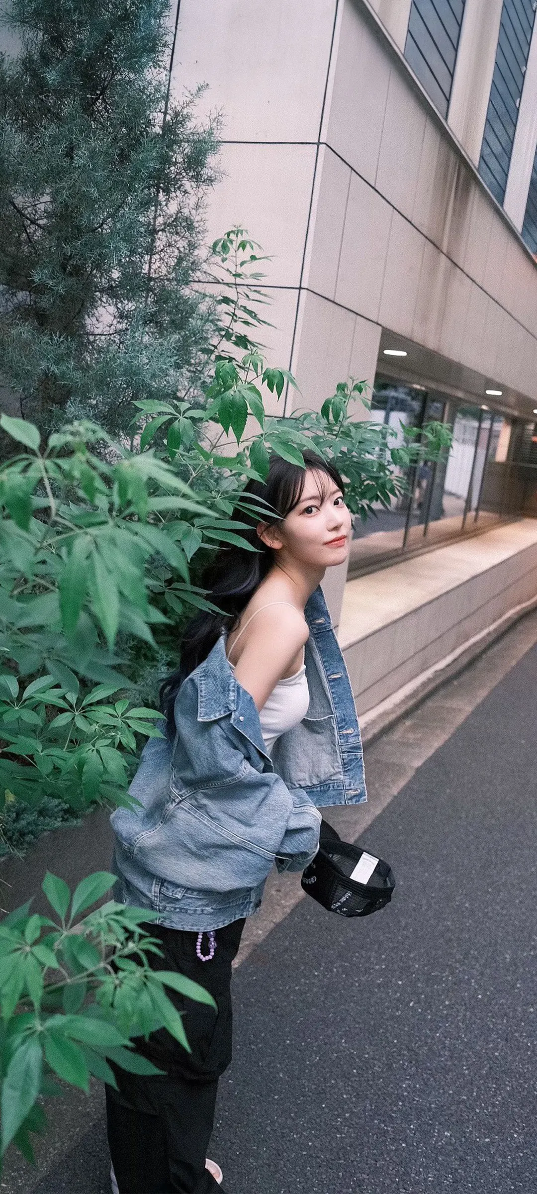 Fond d'écran de verrouillage mobile Sakura Miyawaki 4K HD télécharger — IZ*ONE, LE SSERAFIM