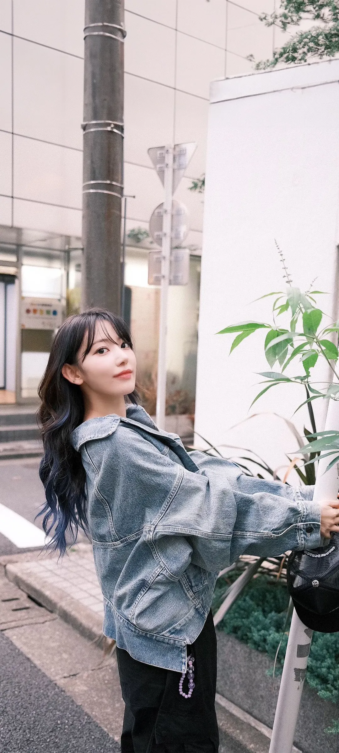 Fond d'écran de verrouillage mobile Sakura Miyawaki 4K HD télécharger — IZ*ONE, LE SSERAFIM