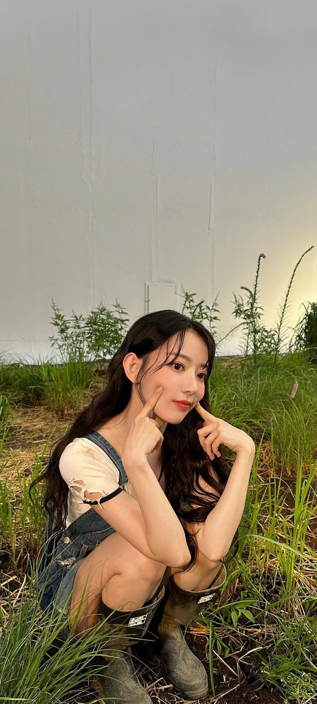 Fond d'écran de verrouillage mobile Sakura Miyawaki 4K HD télécharger — IZ*ONE, LE SSERAFIM
