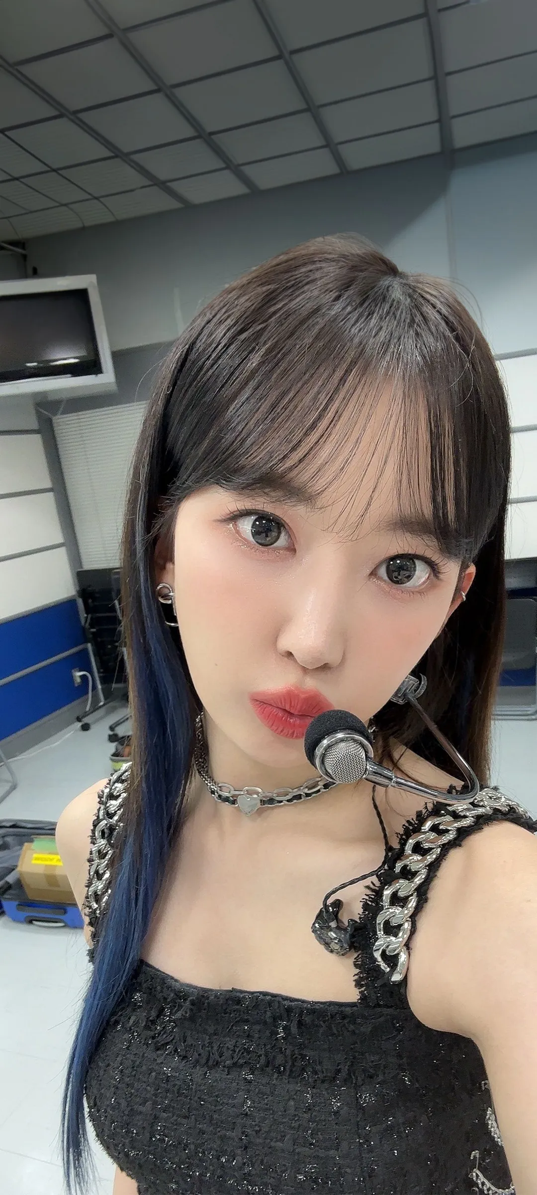 Fond d'écran de verrouillage mobile Sakura Miyawaki 4K HD télécharger — IZ*ONE, LE SSERAFIM