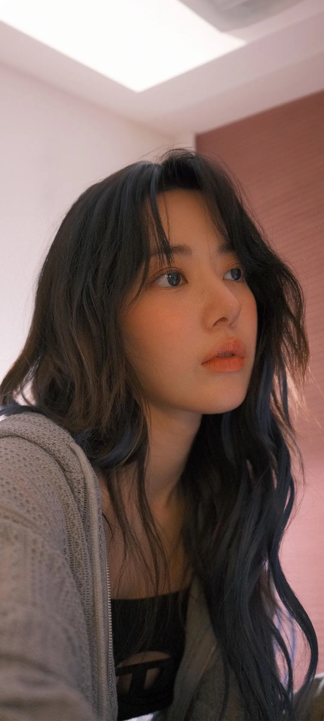 Fond d'écran de verrouillage mobile Sakura Miyawaki 4K HD télécharger — IZ*ONE, LE SSERAFIM