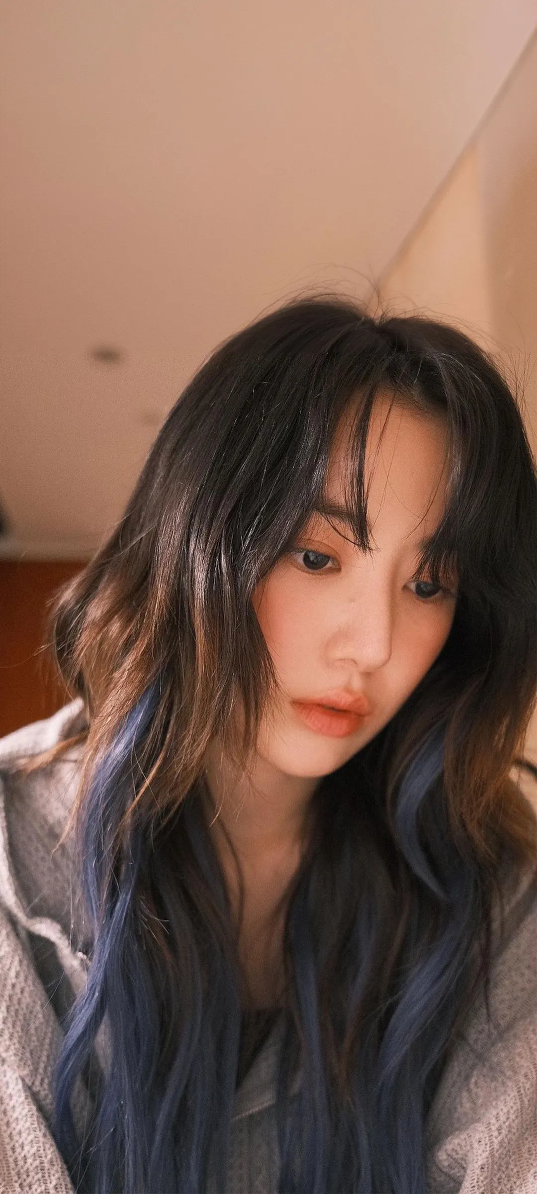 Fond d'écran de verrouillage mobile Sakura Miyawaki 4K HD télécharger — IZ*ONE, LE SSERAFIM