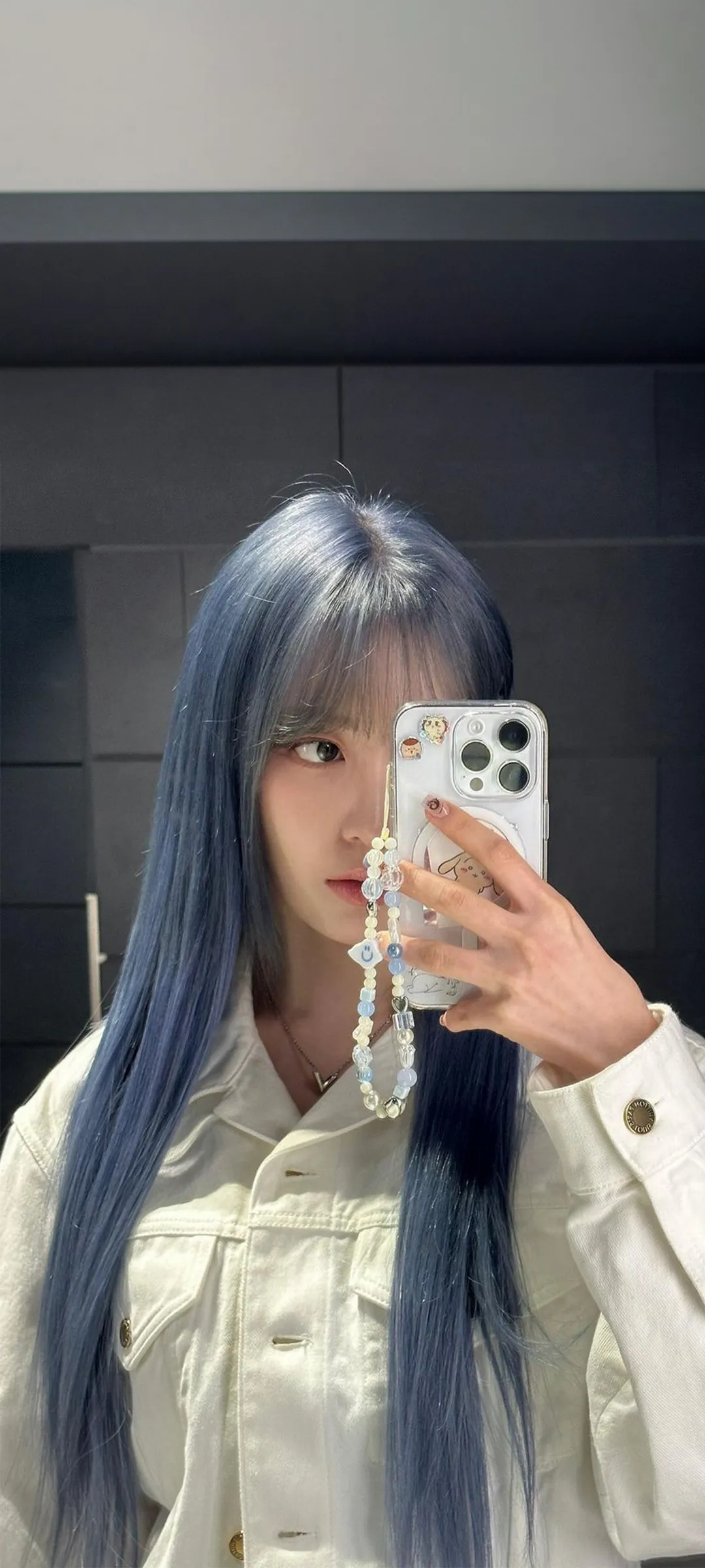 Fond d'écran de verrouillage mobile Sakura Miyawaki 4K HD télécharger — IZ*ONE, LE SSERAFIM