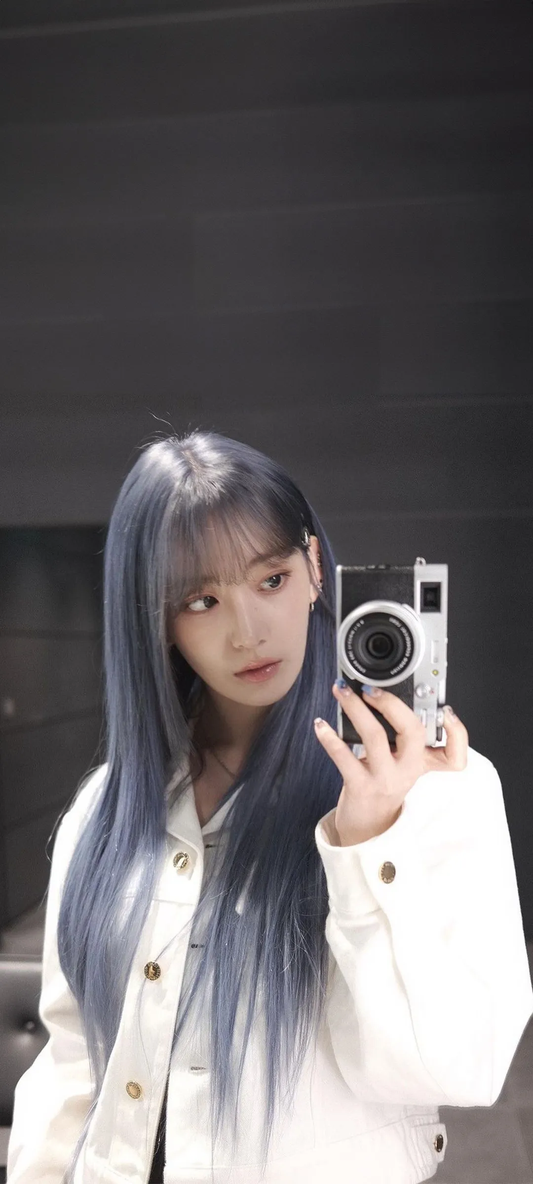 Fond d'écran de verrouillage mobile Sakura Miyawaki 4K HD télécharger — IZ*ONE, LE SSERAFIM