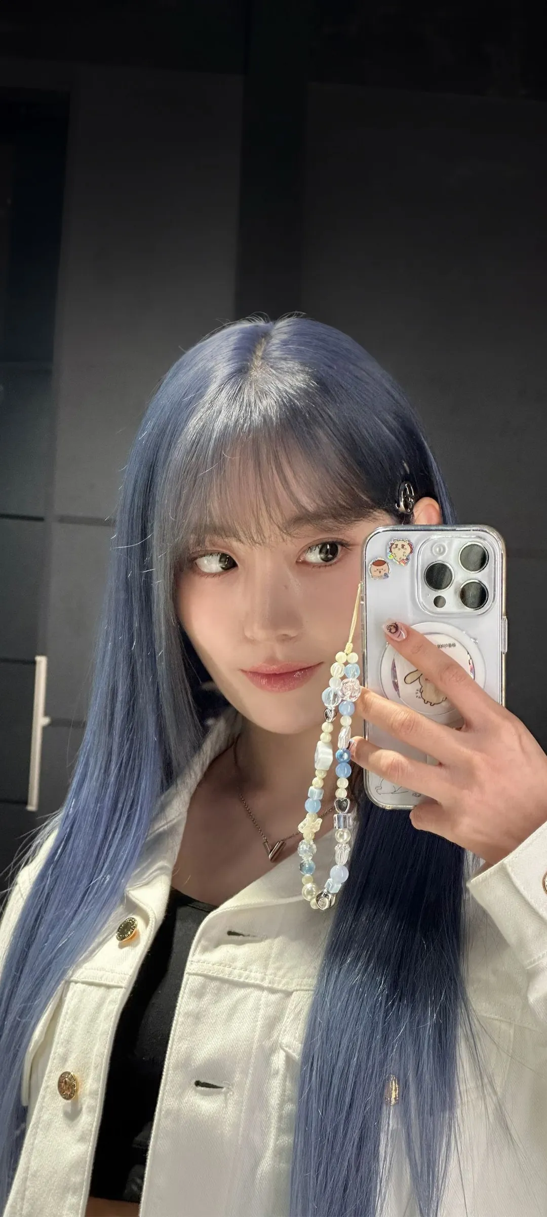 Fond d'écran de verrouillage mobile Sakura Miyawaki 4K HD télécharger — IZ*ONE, LE SSERAFIM