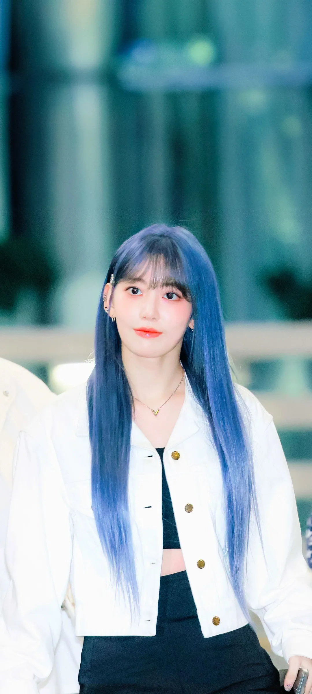 Fond d'écran de verrouillage mobile Sakura Miyawaki 4K HD télécharger — IZ*ONE, LE SSERAFIM
