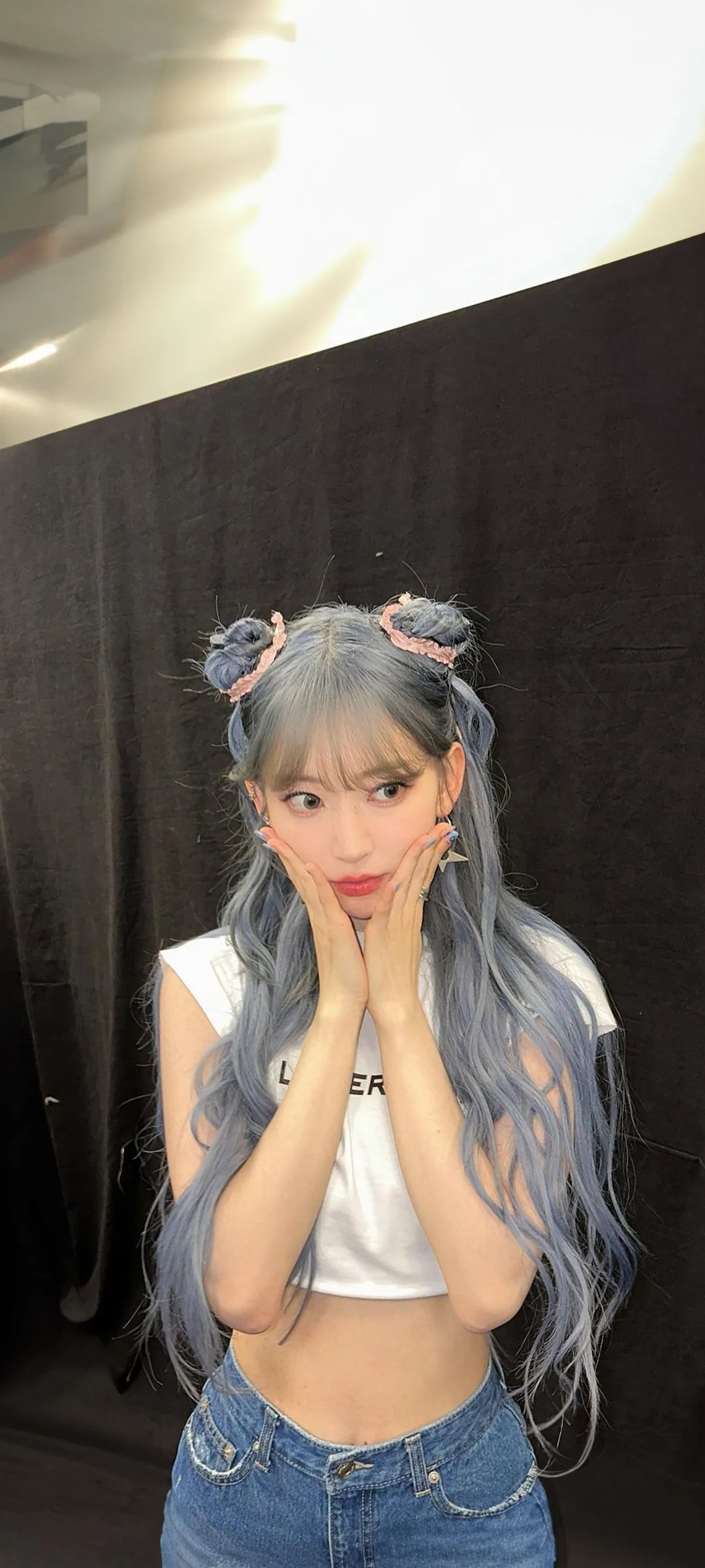 Fond d'écran de verrouillage mobile Sakura Miyawaki 4K HD télécharger — IZ*ONE, LE SSERAFIM