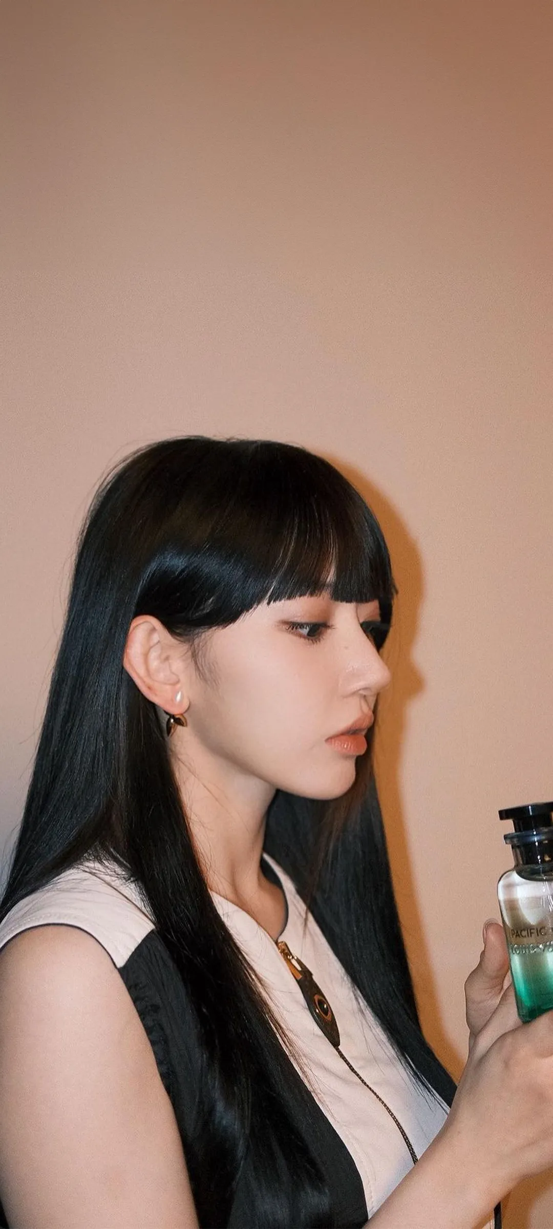Fond d'écran de verrouillage mobile Sakura Miyawaki 4K HD télécharger — IZ*ONE, LE SSERAFIM