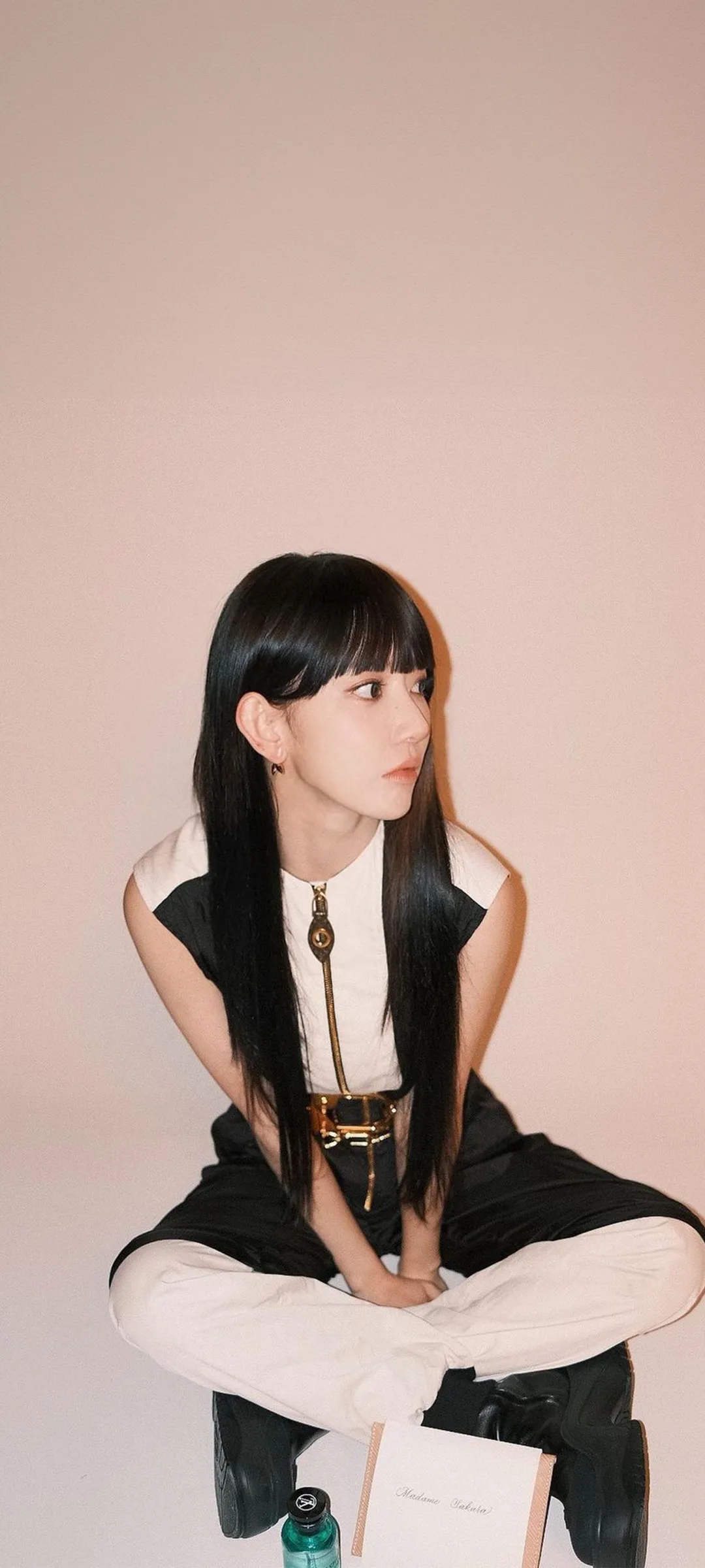 Fond d'écran de verrouillage mobile Sakura Miyawaki 4K HD télécharger — IZ*ONE, LE SSERAFIM